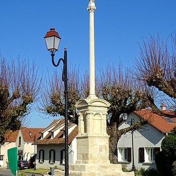 2 Croix dÉpiais-lès-Louvres