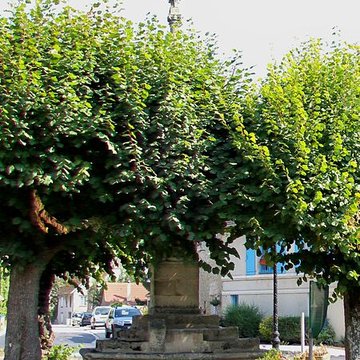2 Croix dÉpiais-lès-Louvres