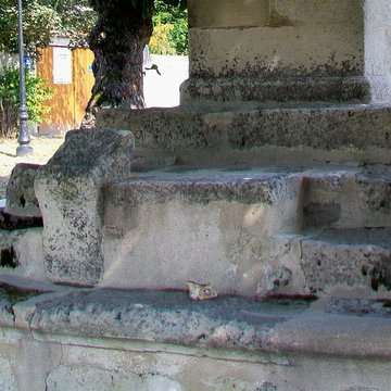 2 Croix dÉpiais-lès-Louvres