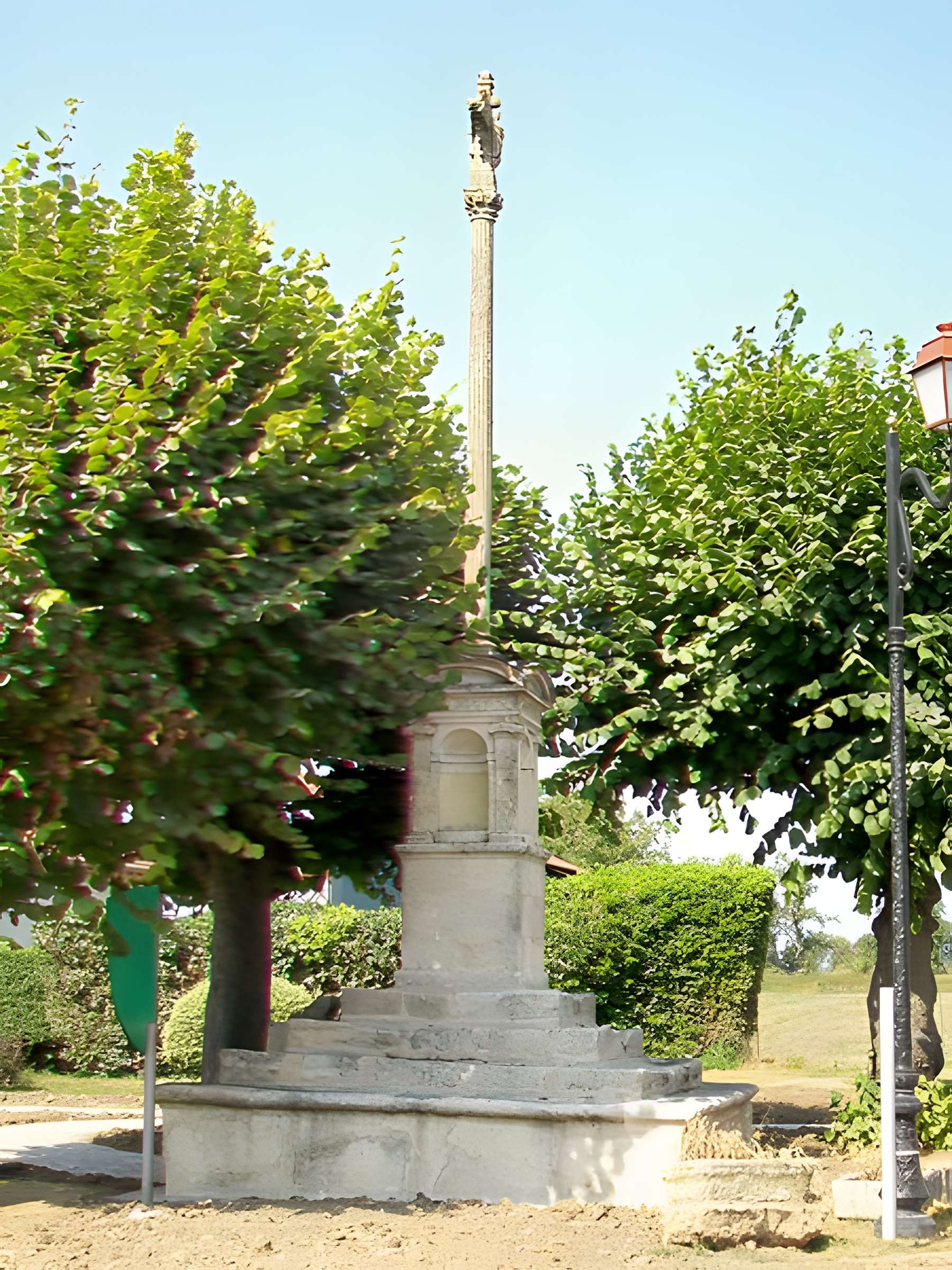2 Croix d'Épiais-lès-Louvres