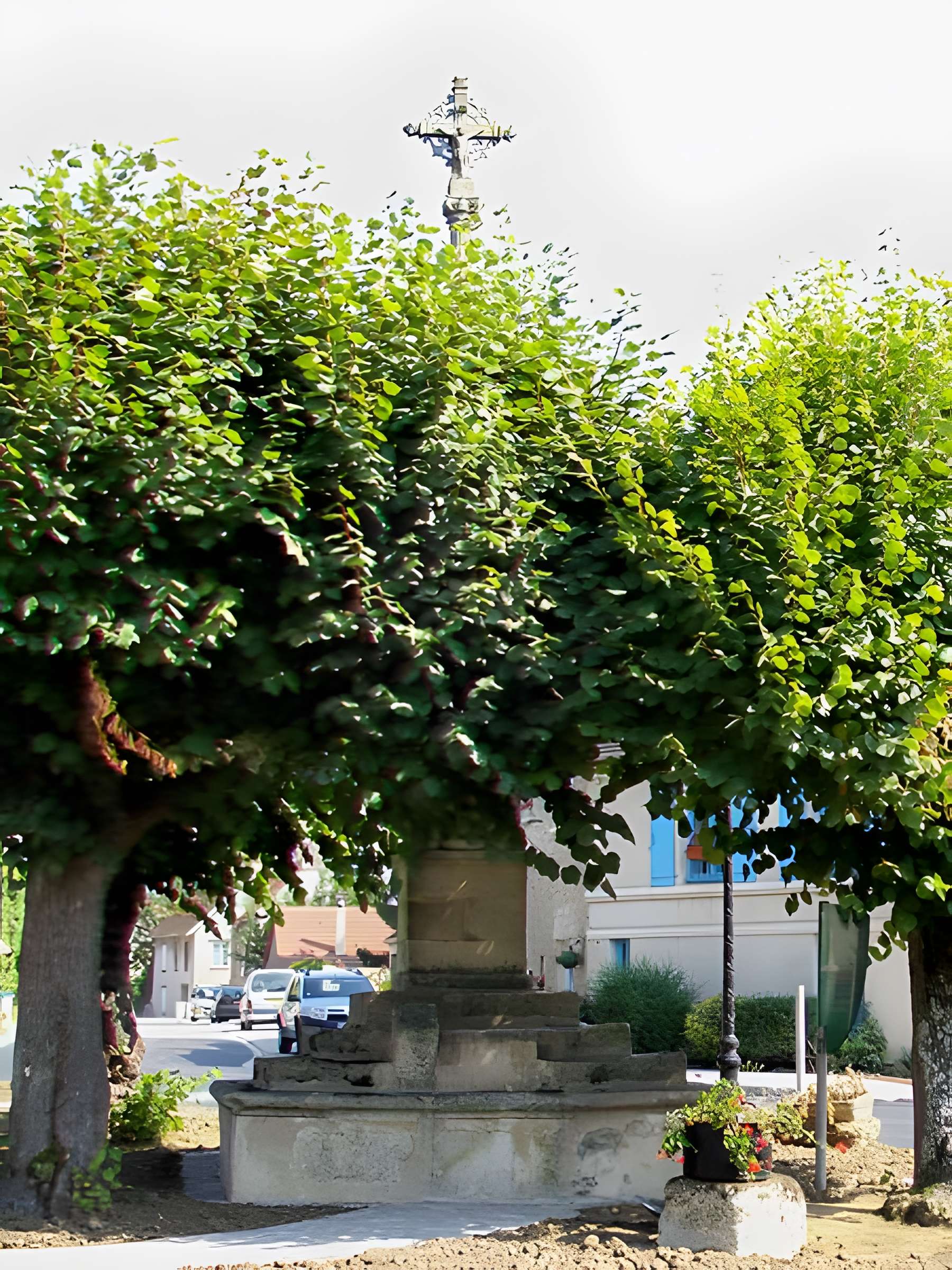 2 Croix d'Épiais-lès-Louvres