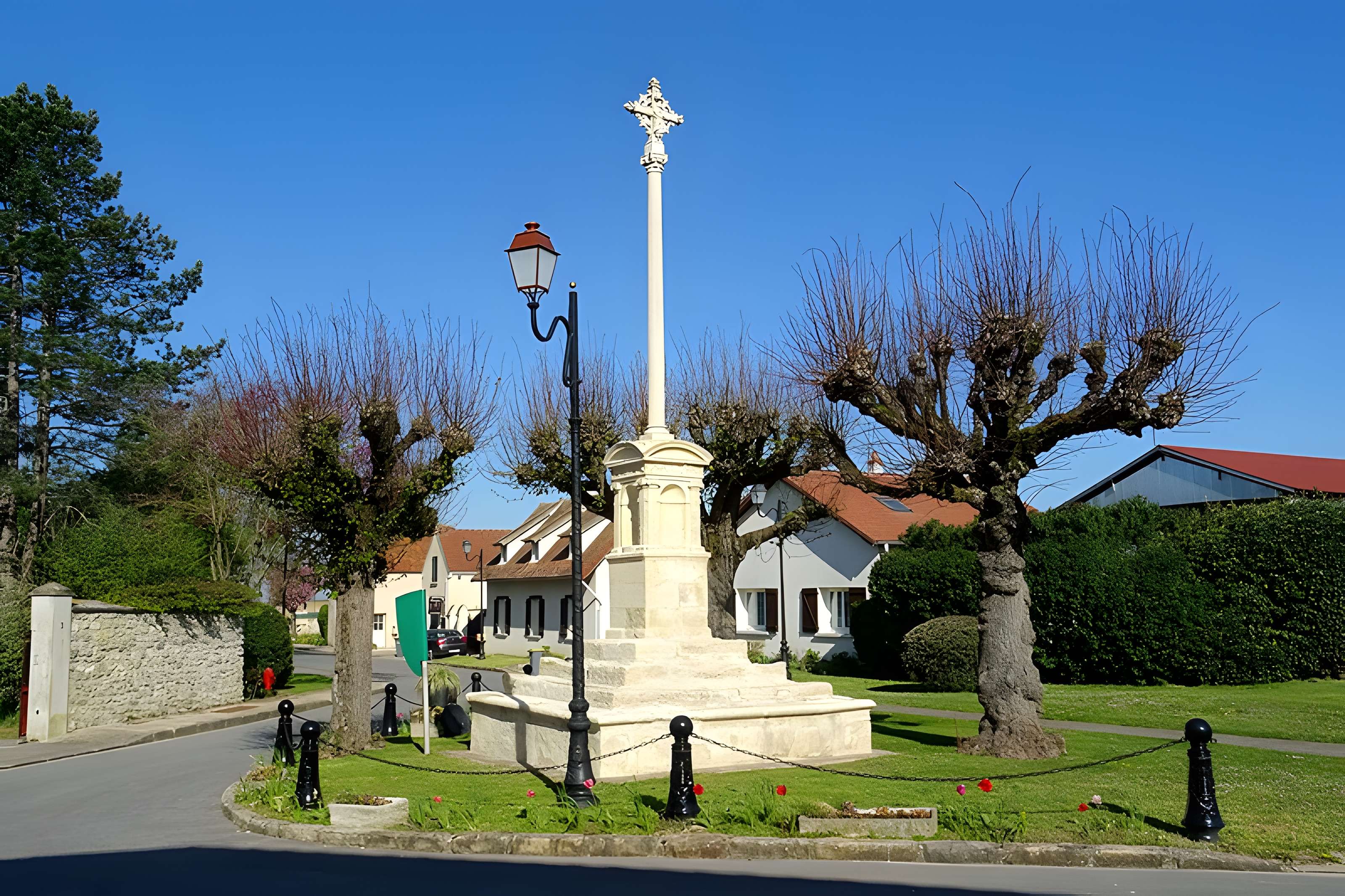 2 Croix d'Épiais-lès-Louvres