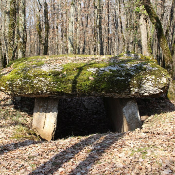 2 Dolmens de Laramière : dolmen de Marcigaliet intérieur