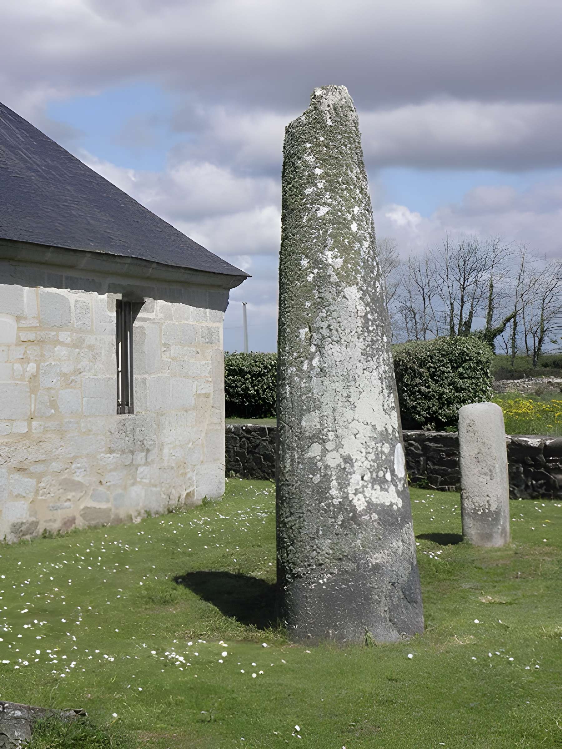 2 Stèles protohistoriques à Goulien 