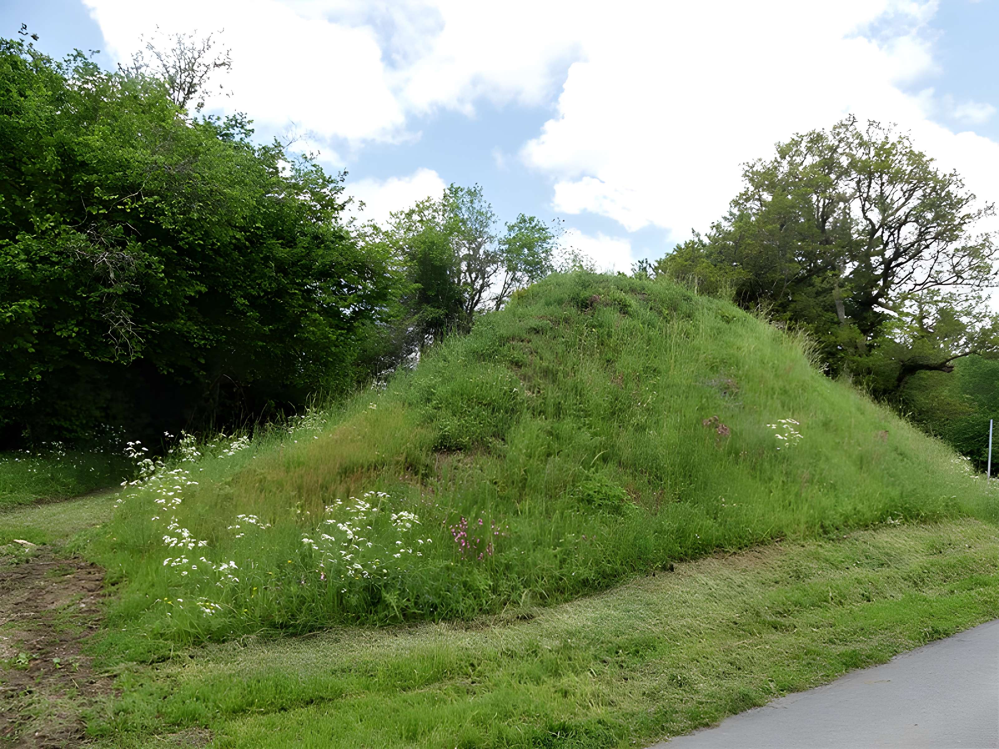 3 Mottes castrales de Saint-Oradoux-de-Chirouze