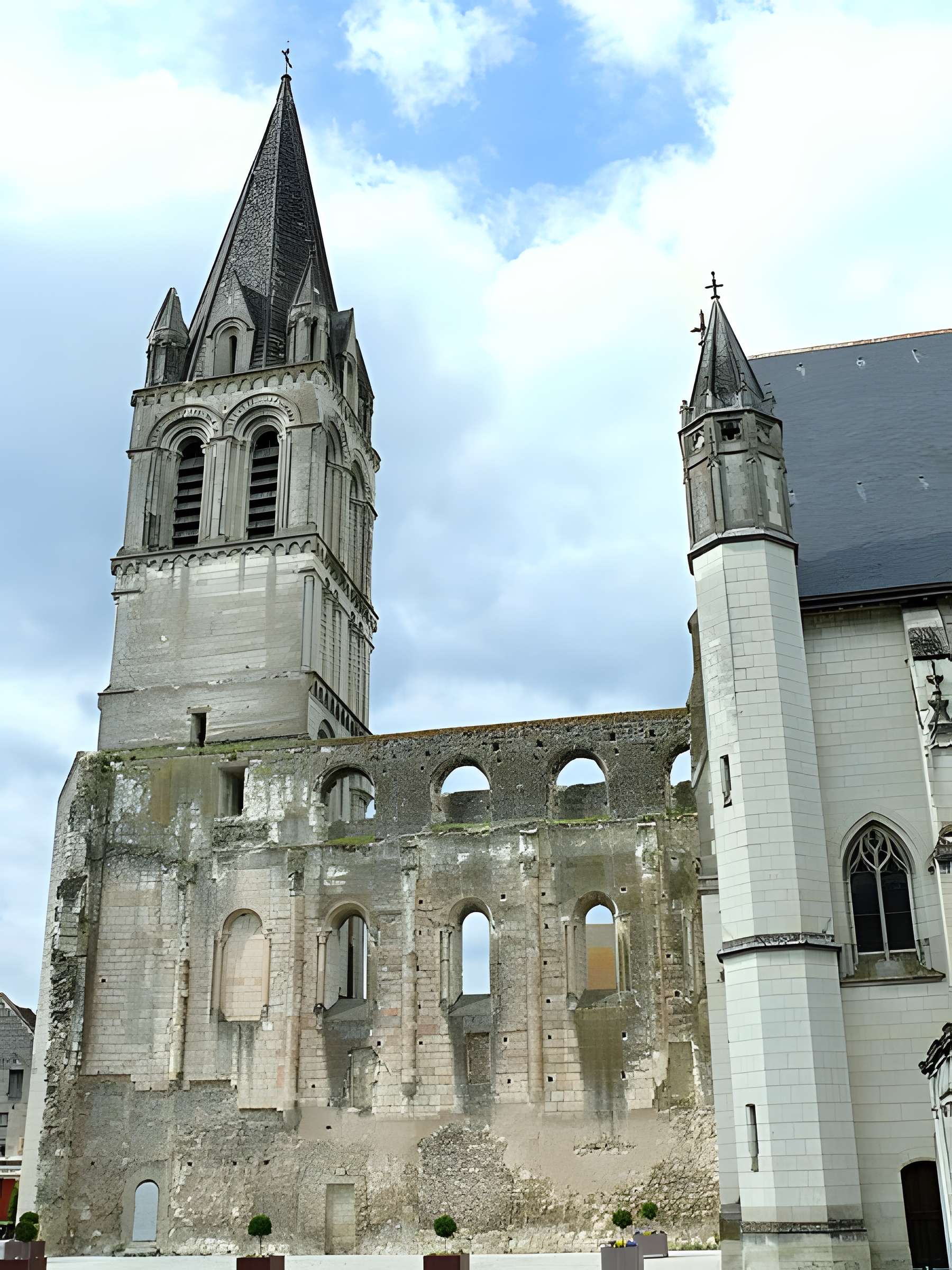 Abbatiale Saint-Pierre-Saint-Paul de Beaulieu-lès-Loches