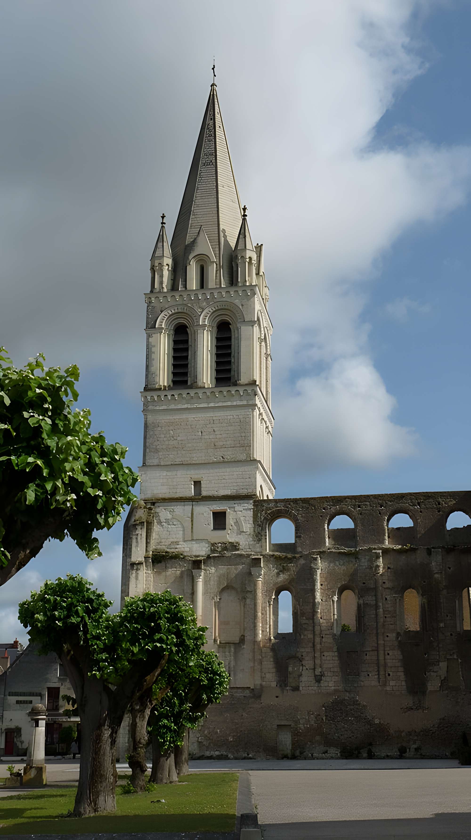 Abbatiale Saint-Pierre-Saint-Paul de Beaulieu-lès-Loches