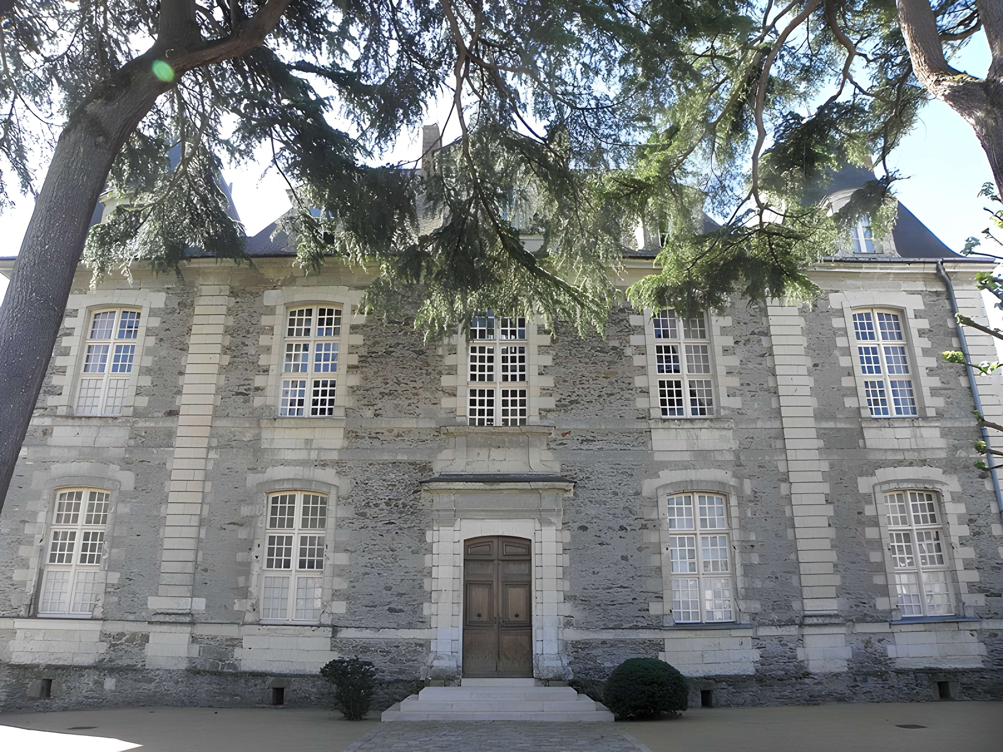 Abbaye de Saint-Georges-sur-Loire