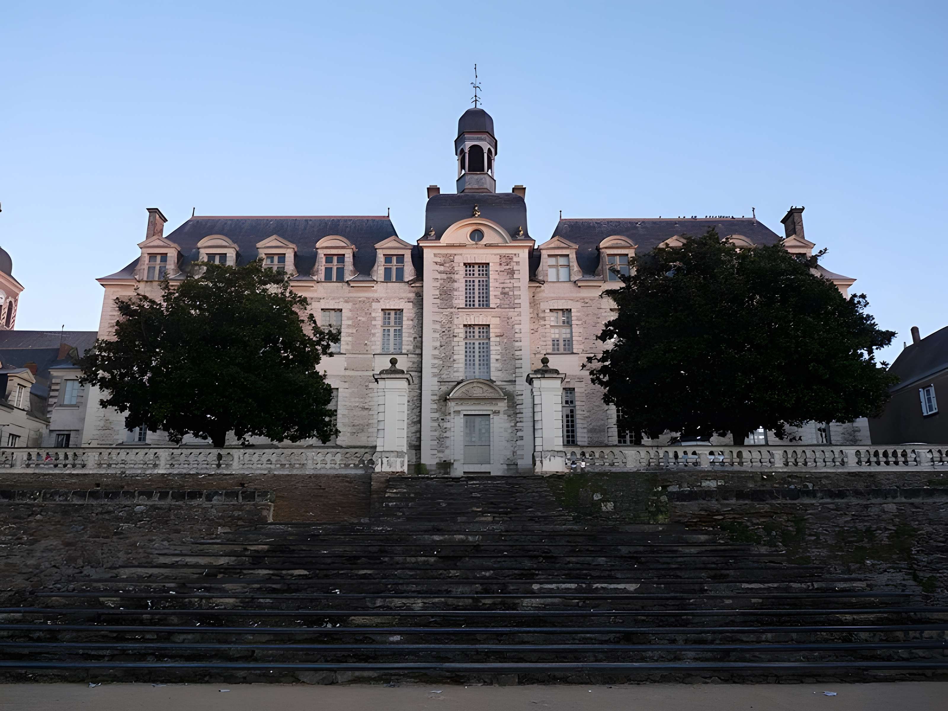 Abbaye de Saint-Georges-sur-Loire