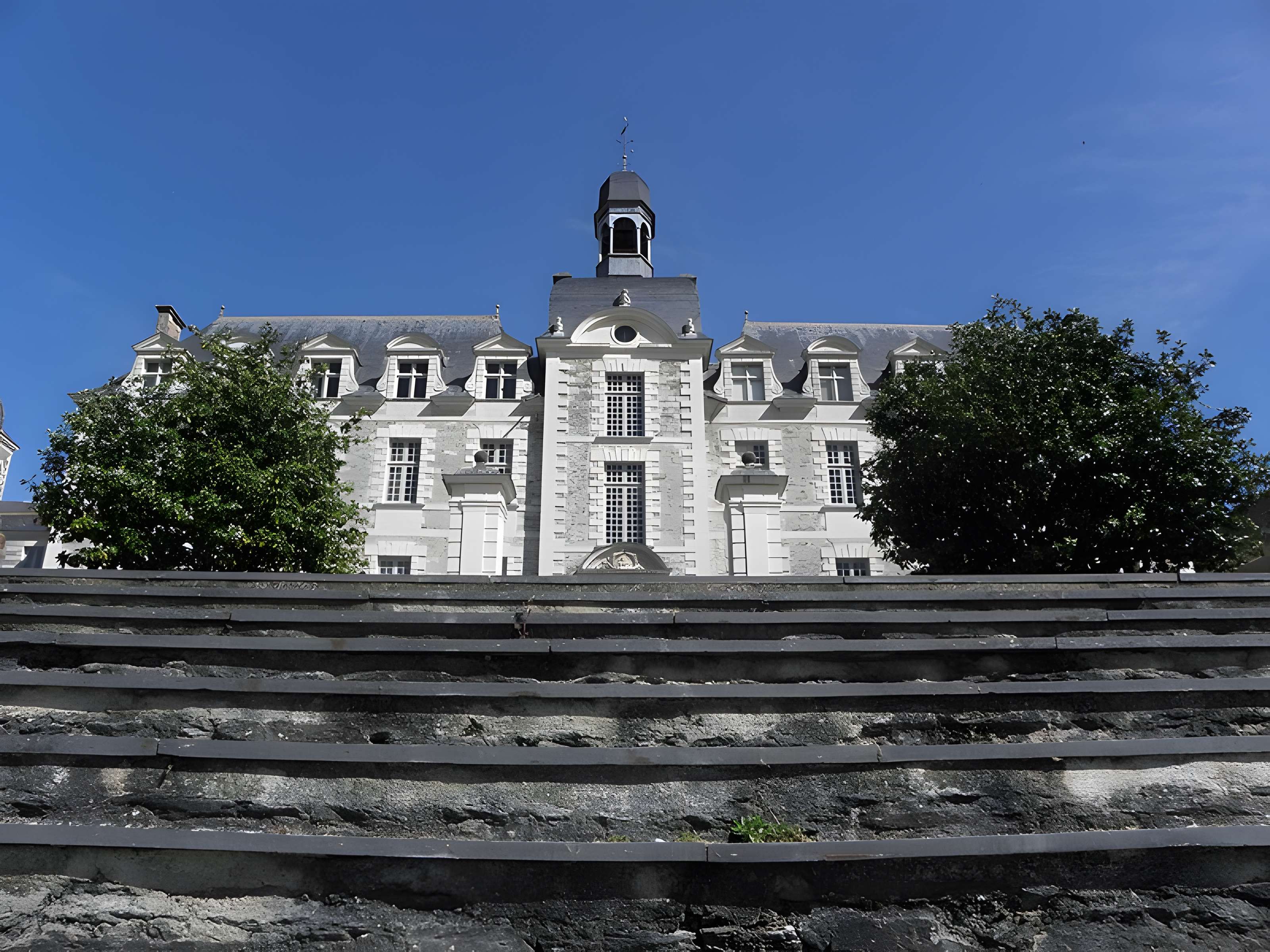 Abbaye de Saint-Georges-sur-Loire