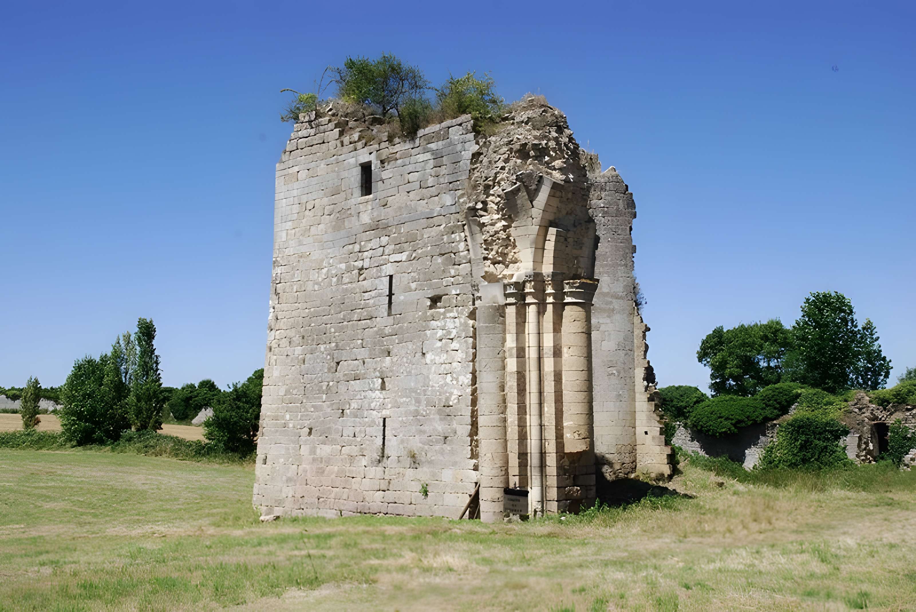 Abbaye des Dames de Tusson 