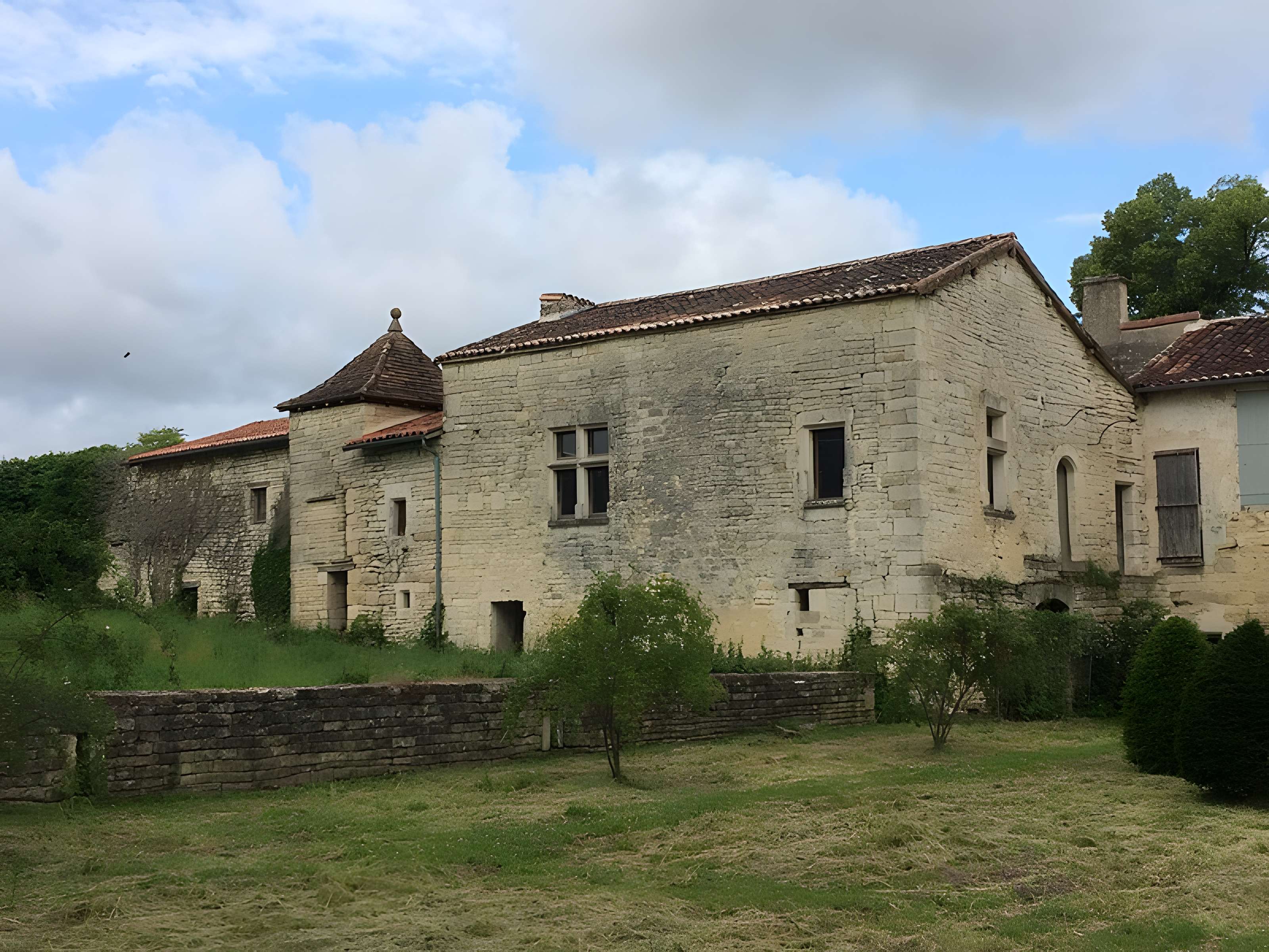 Abbaye des Dames de Tusson