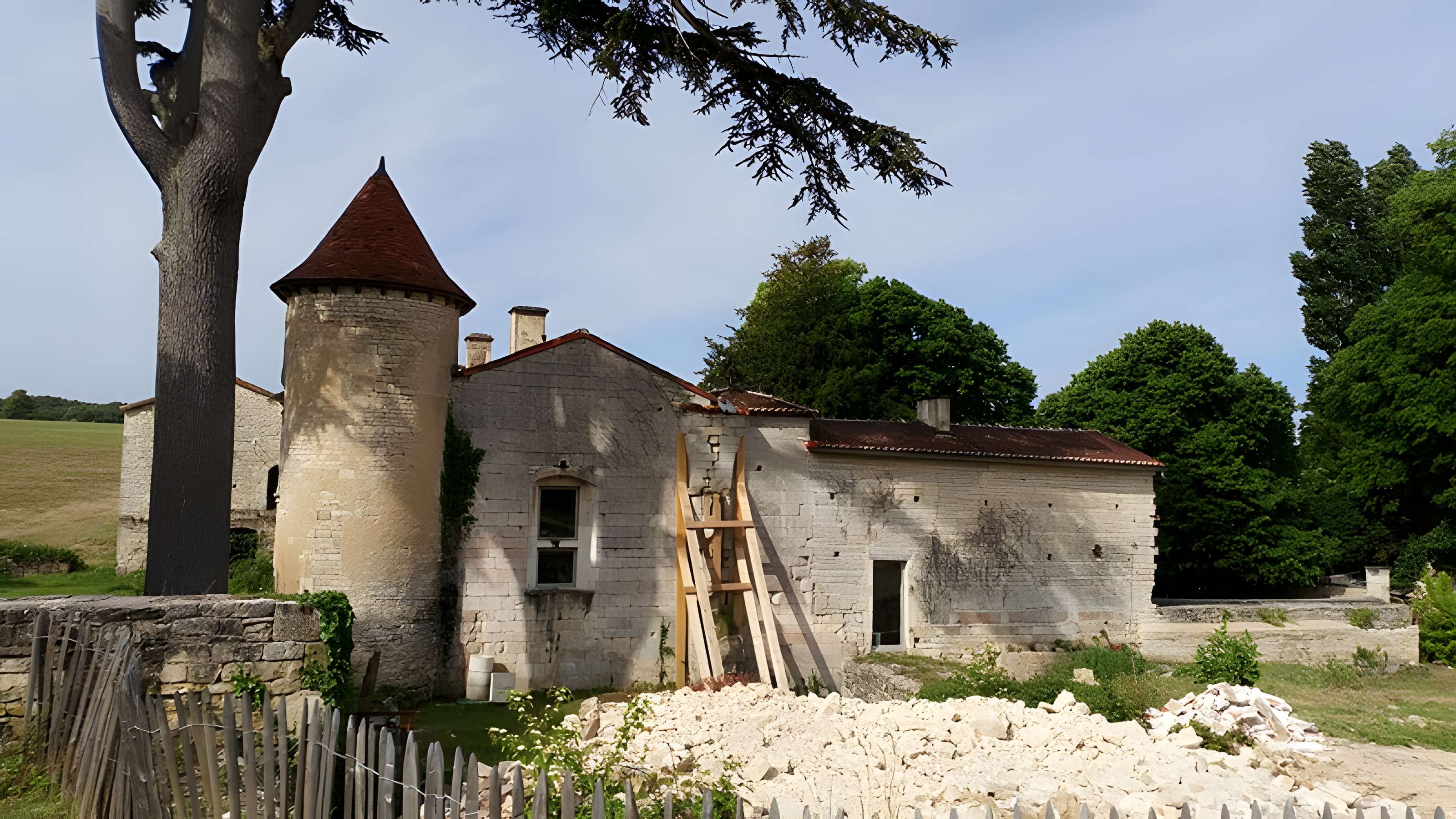 Abbaye des Dames de Tusson