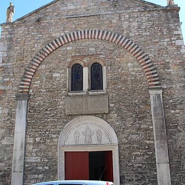 Abbaye médiévale Saint-Pierre