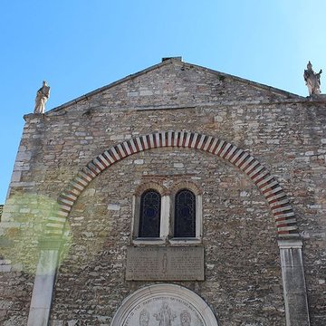Abbaye médiévale Saint-Pierre