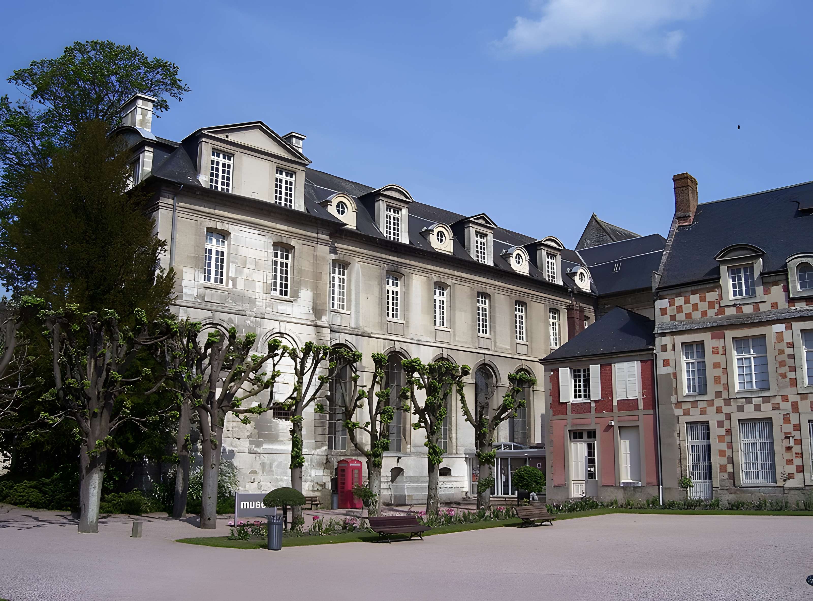 Abbaye Notre-Dame de Bernay