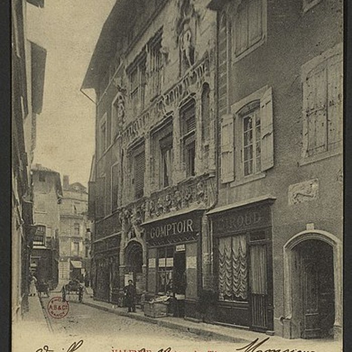 Photo de Maison des Têtes de Valence