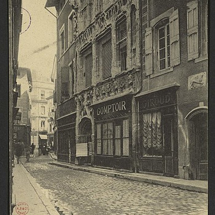 Photo de Maison des Têtes de Valence