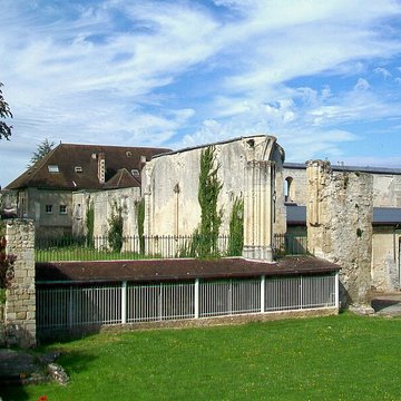Abbaye Saint-Arnould de Crépy-en-Valois