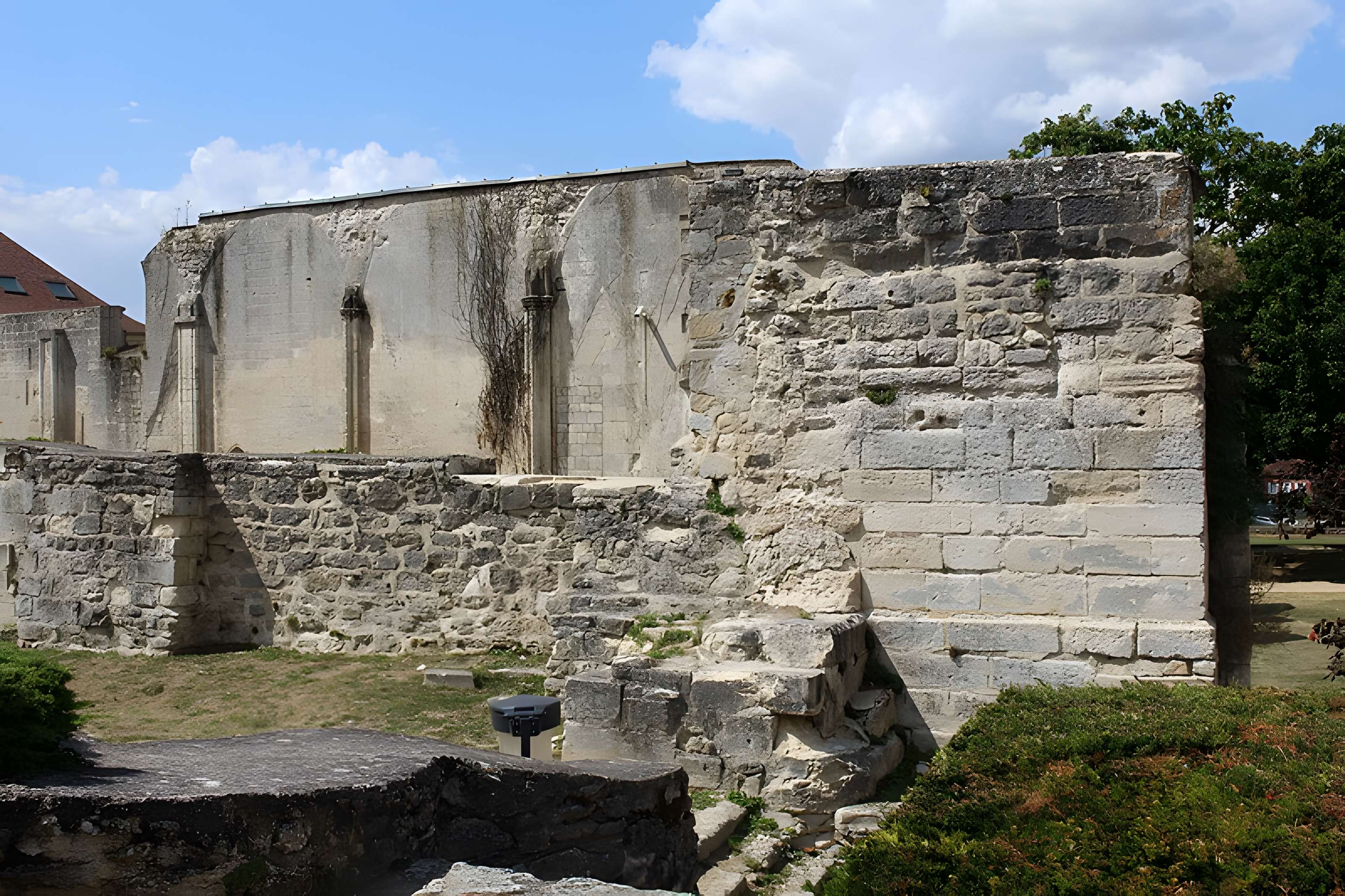 Abbaye Saint-Arnould de Crépy-en-Valois