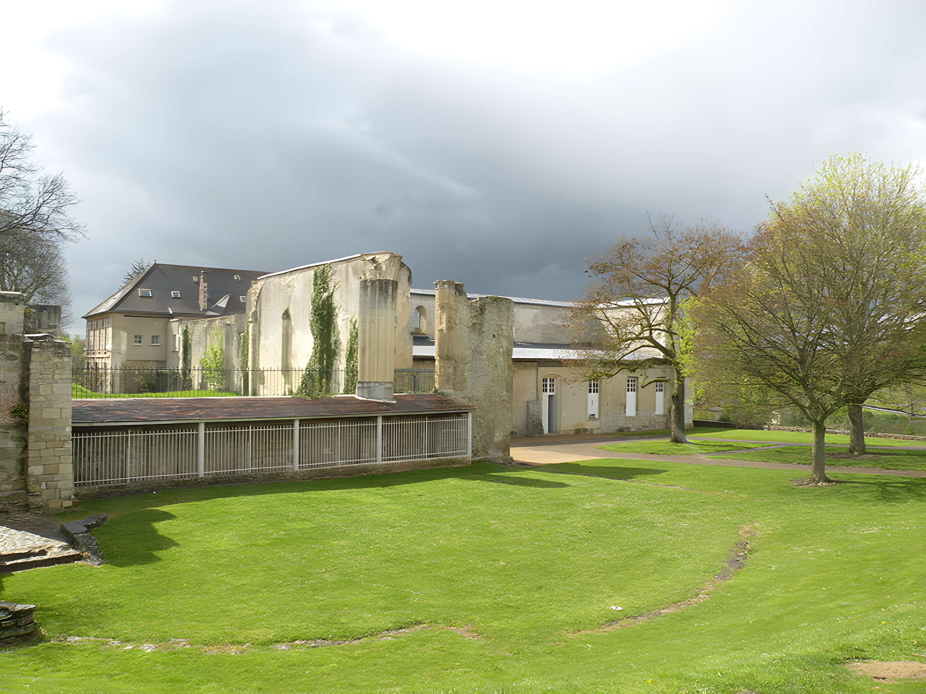 Abbaye Saint-Arnould de Crépy-en-Valois