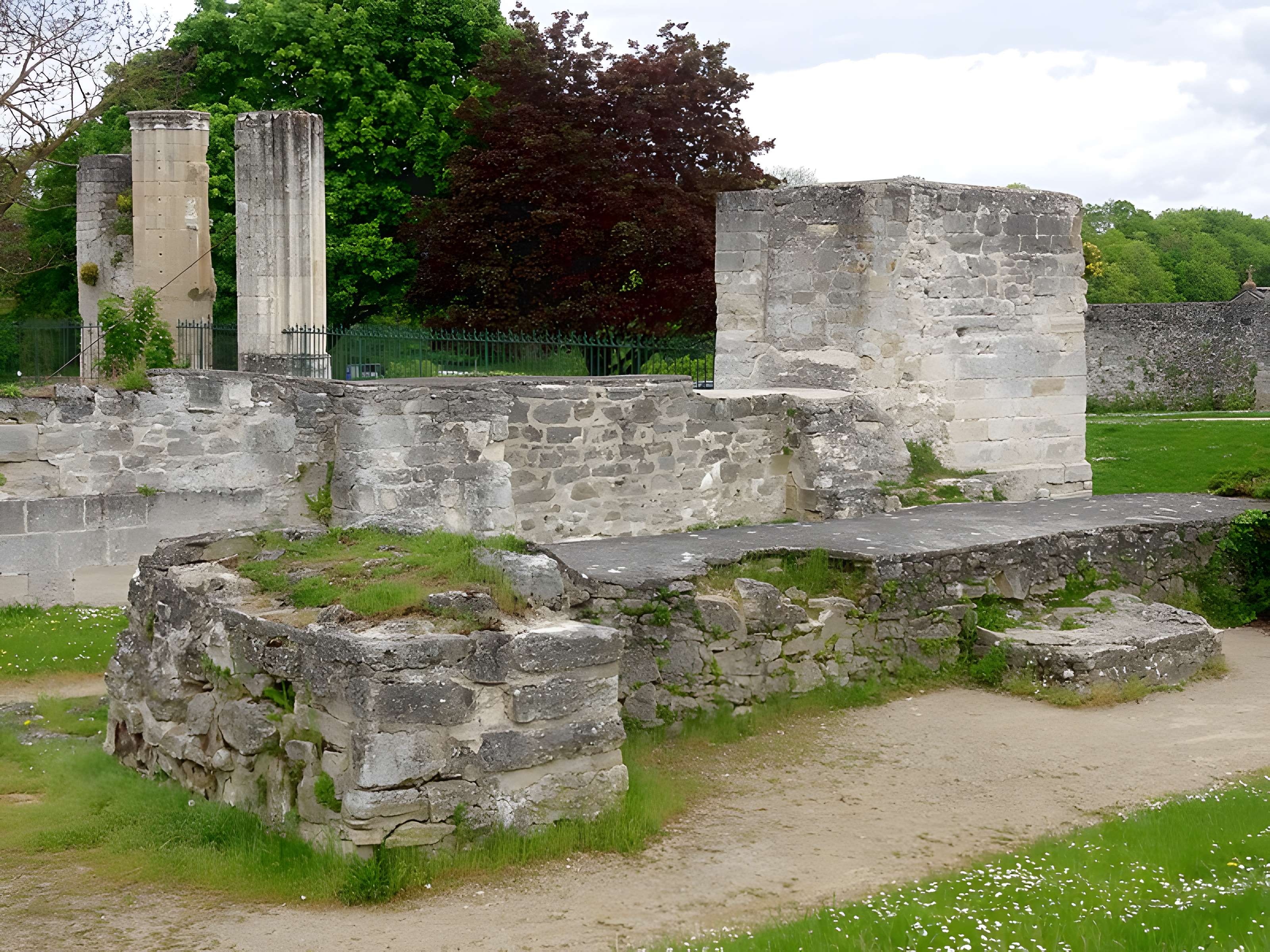 Abbaye Saint-Arnould de Crépy-en-Valois