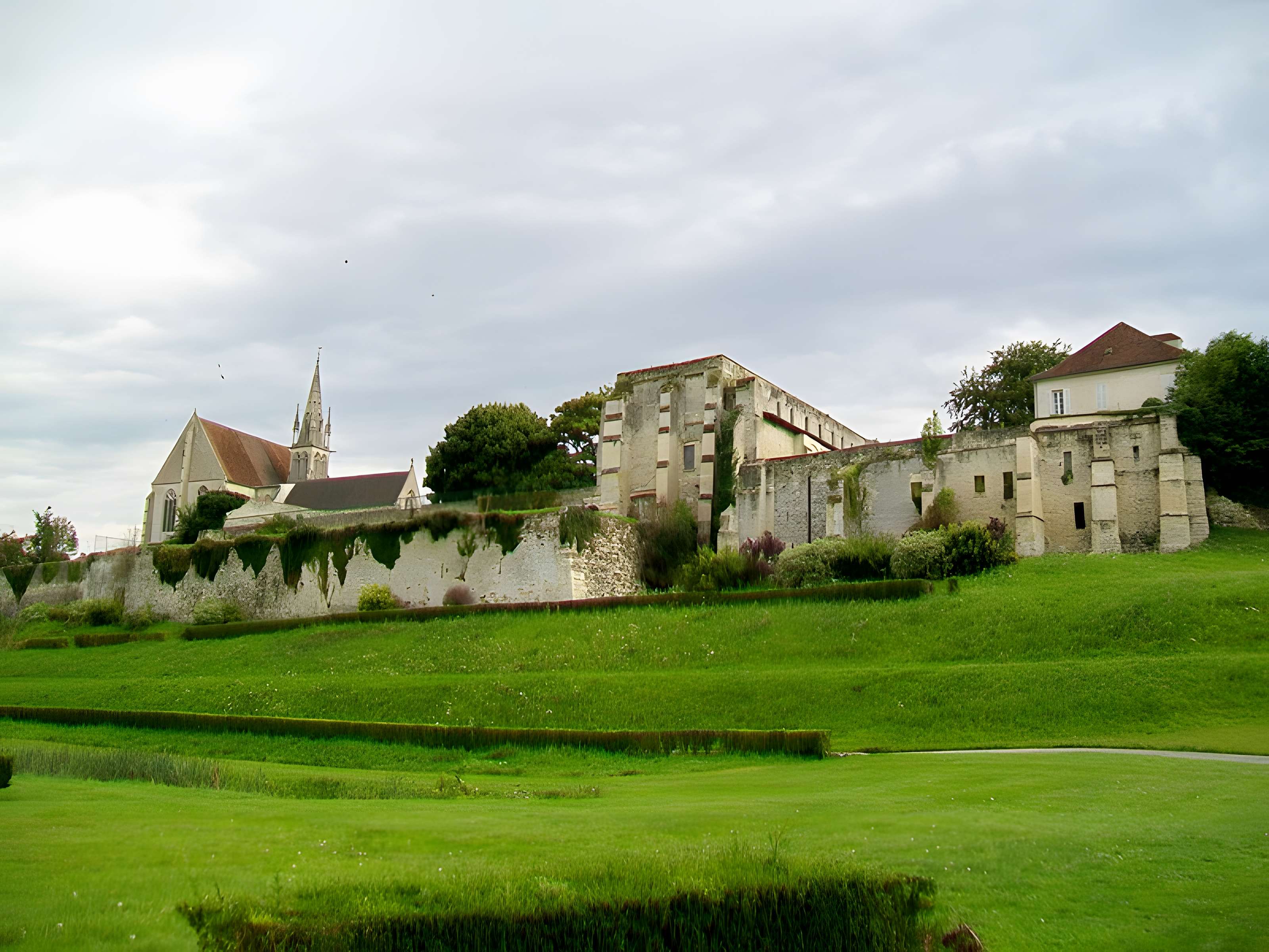 Abbaye Saint-Arnould de Crépy-en-Valois