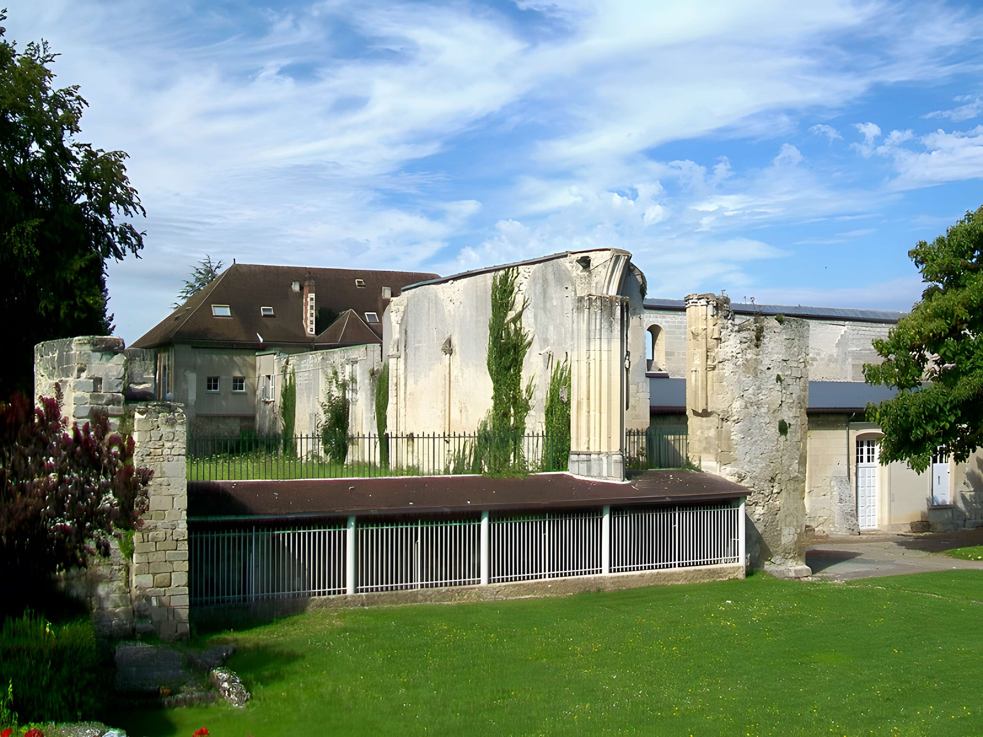 Abbaye Saint-Arnould de Crépy-en-Valois