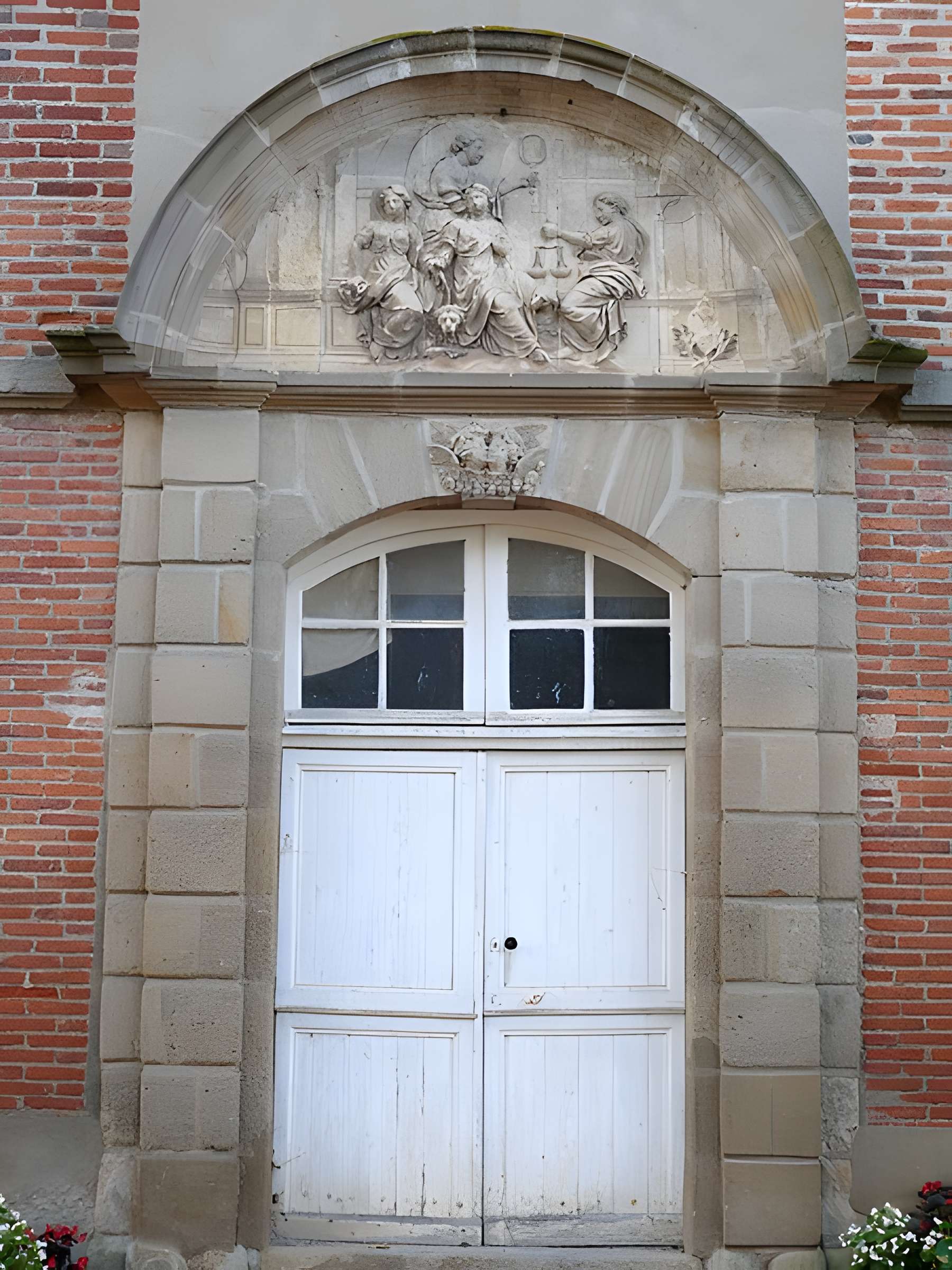Maison des Vertus cardinales à Saint-Menoux