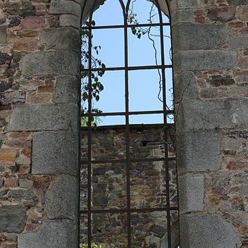 Abbaye Saint-Jacques de Montfort