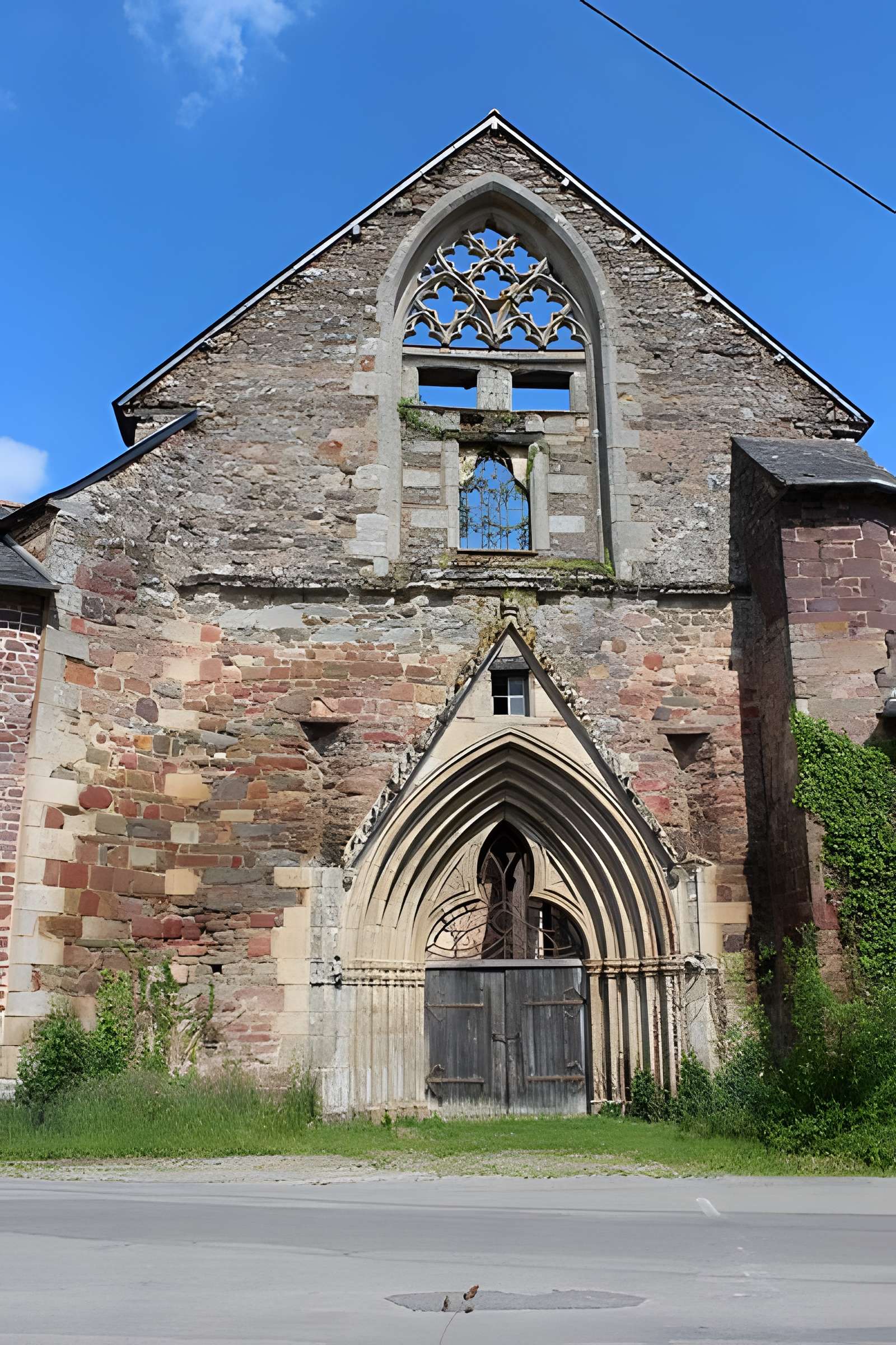 Abbaye Saint-Jacques de Montfort