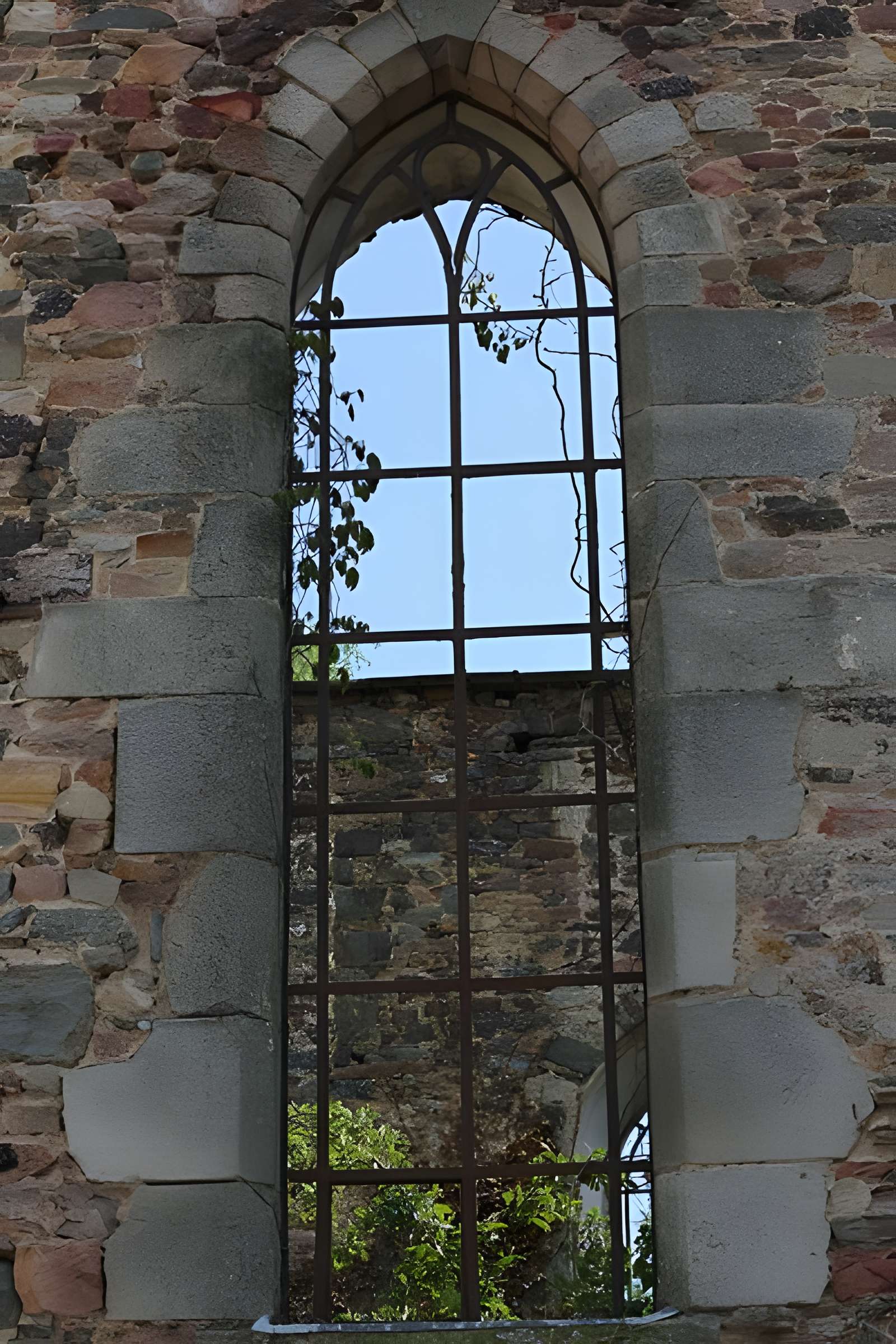 Abbaye Saint-Jacques de Montfort