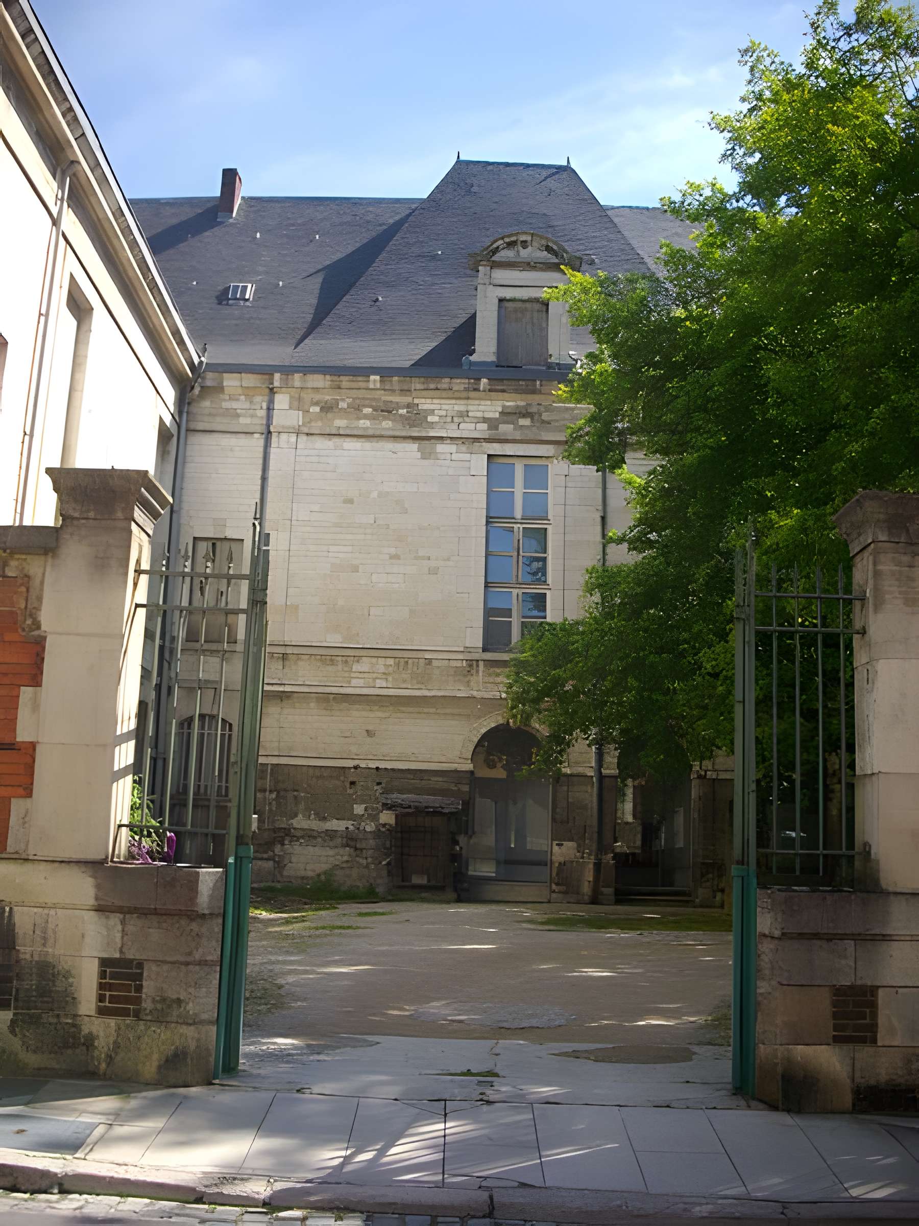 Abbaye Saint-Loup de Troyes