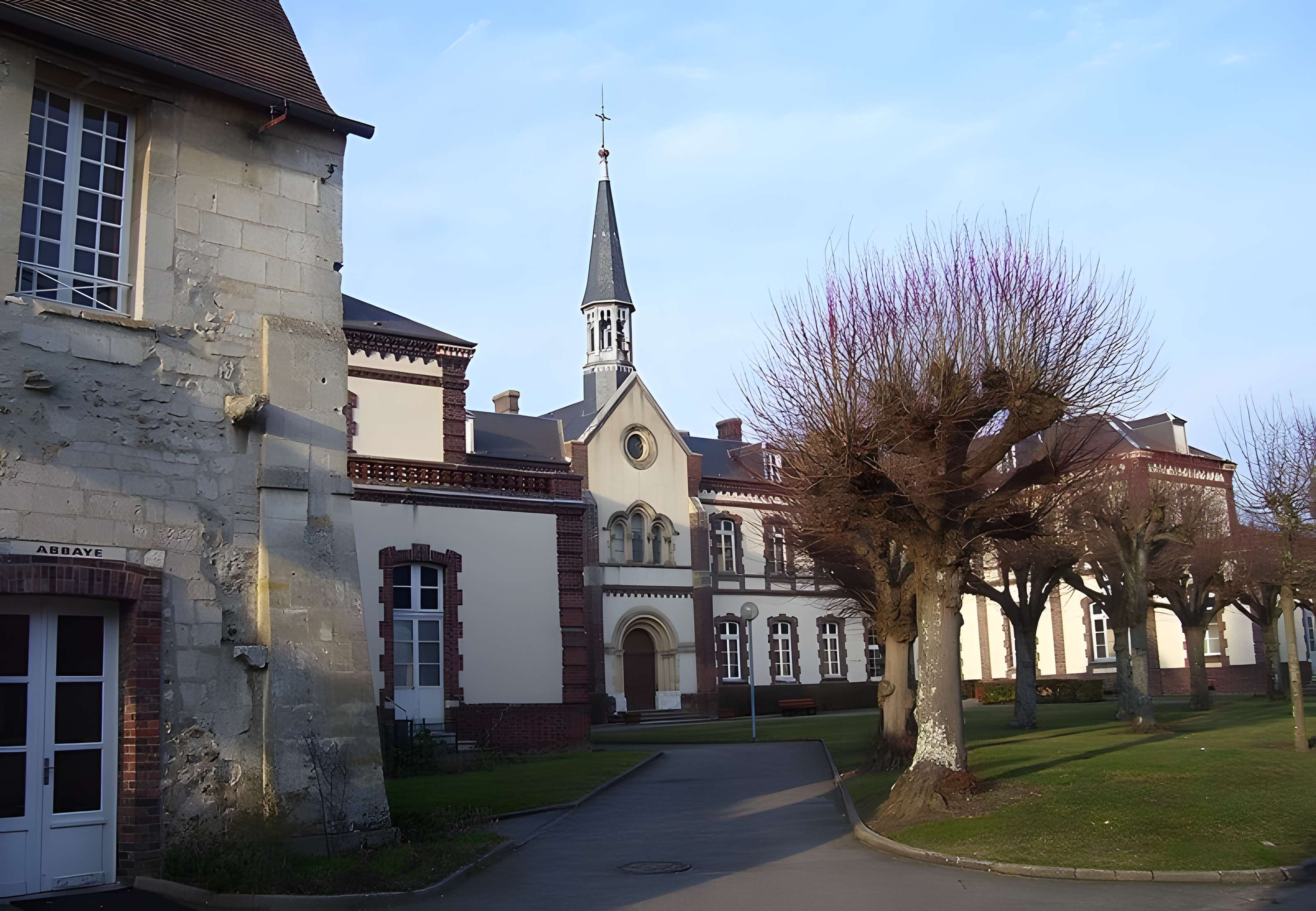 Abbaye Saint-Pierre et Saint-Paul de Châtillon-lès-Conches 