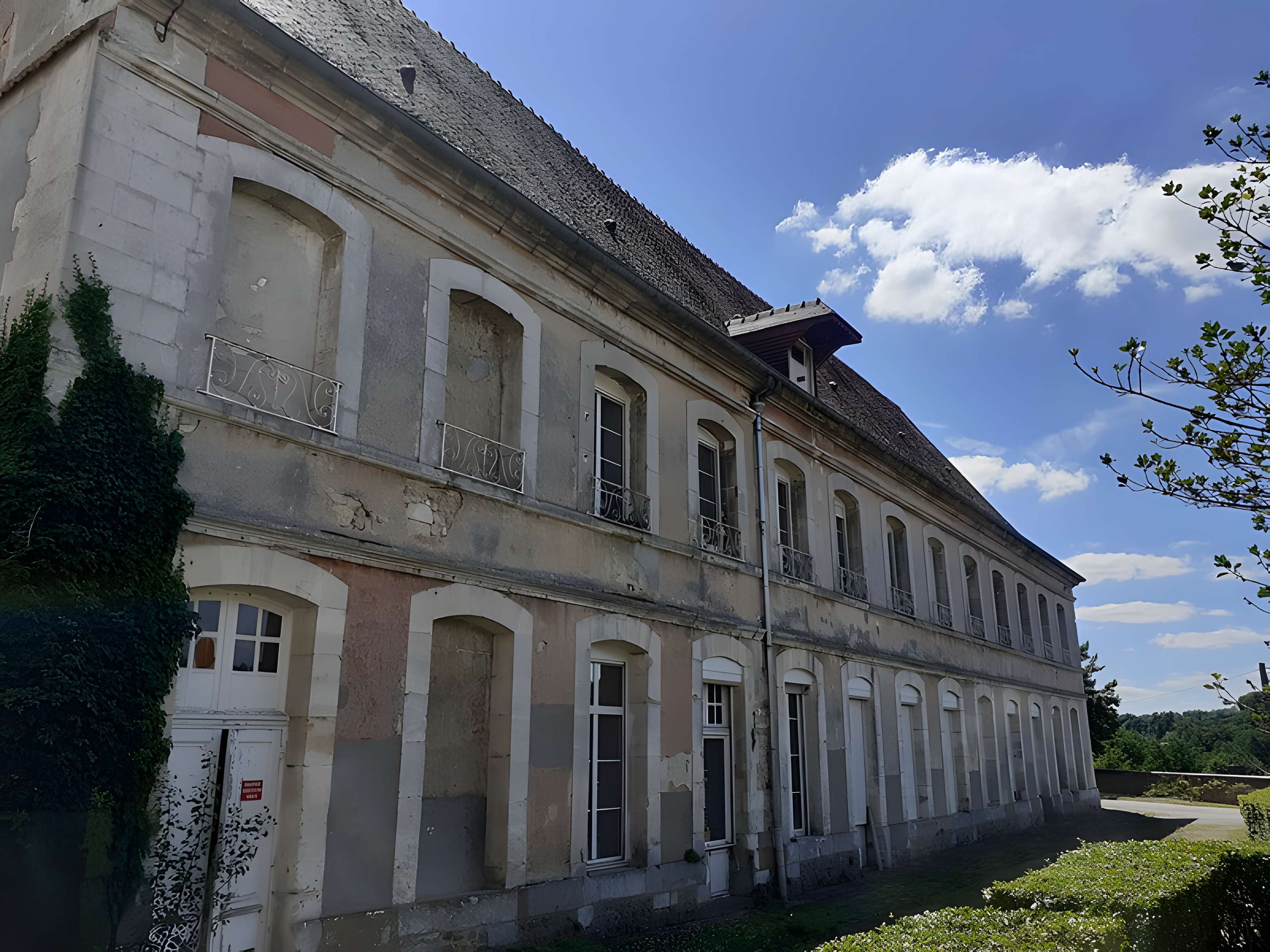 Abbaye Saint-Pierre et Saint-Paul de Châtillon-lès-Conches