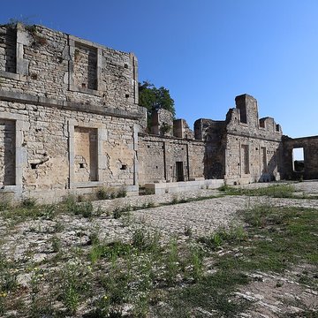 Abbaye Saint-Vivant de Curtil-Vergy