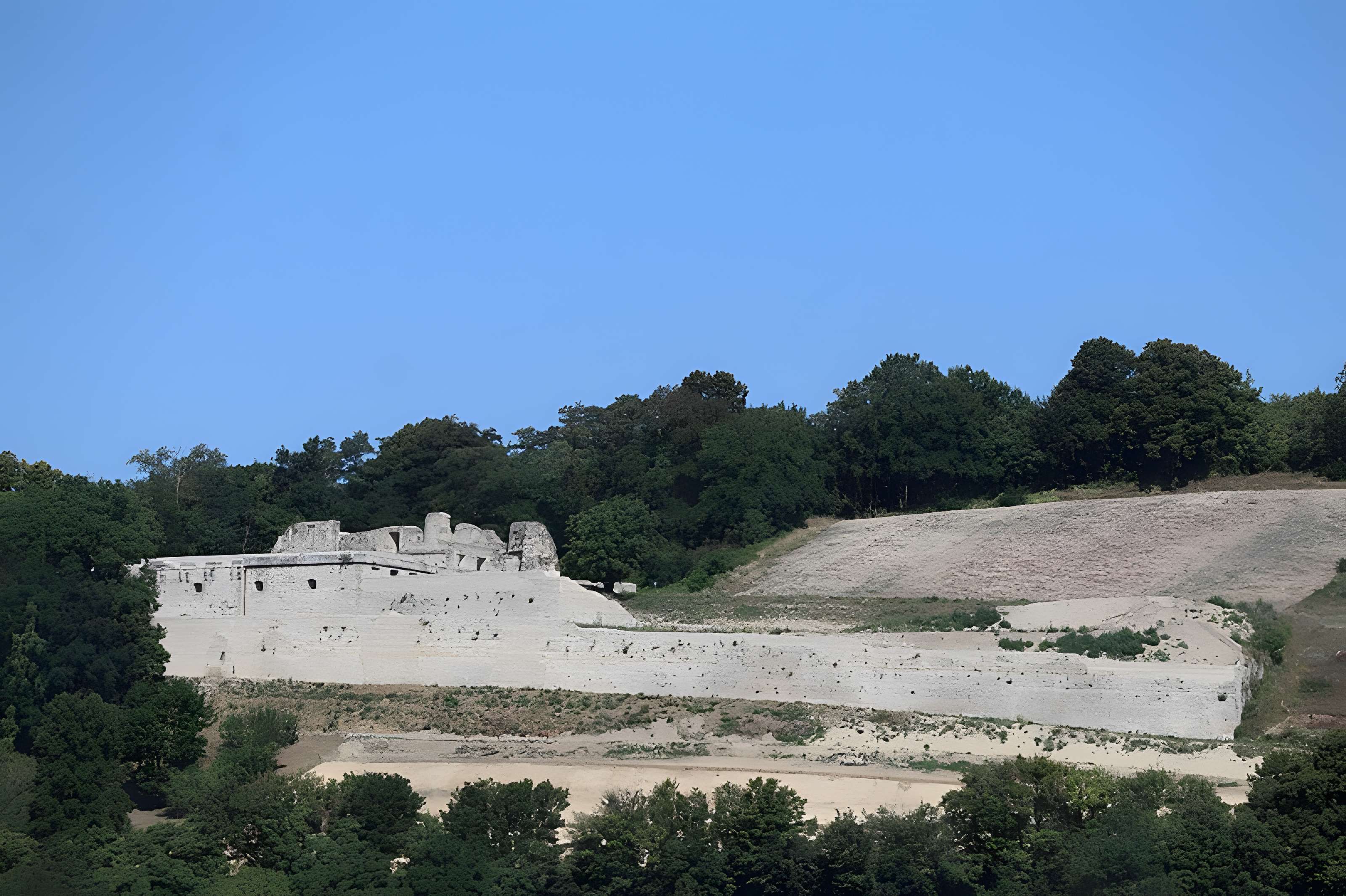 Abbaye Saint-Vivant de Curtil-Vergy
