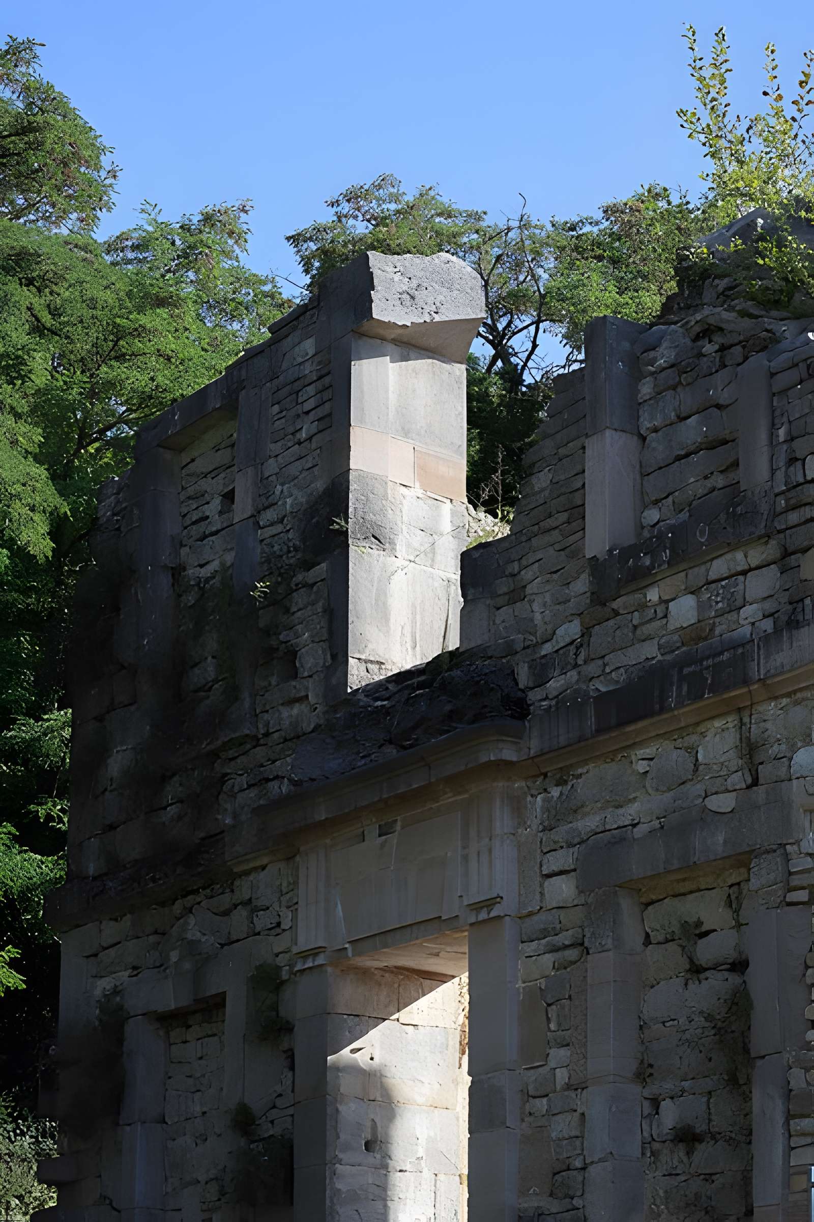 Abbaye Saint-Vivant de Curtil-Vergy