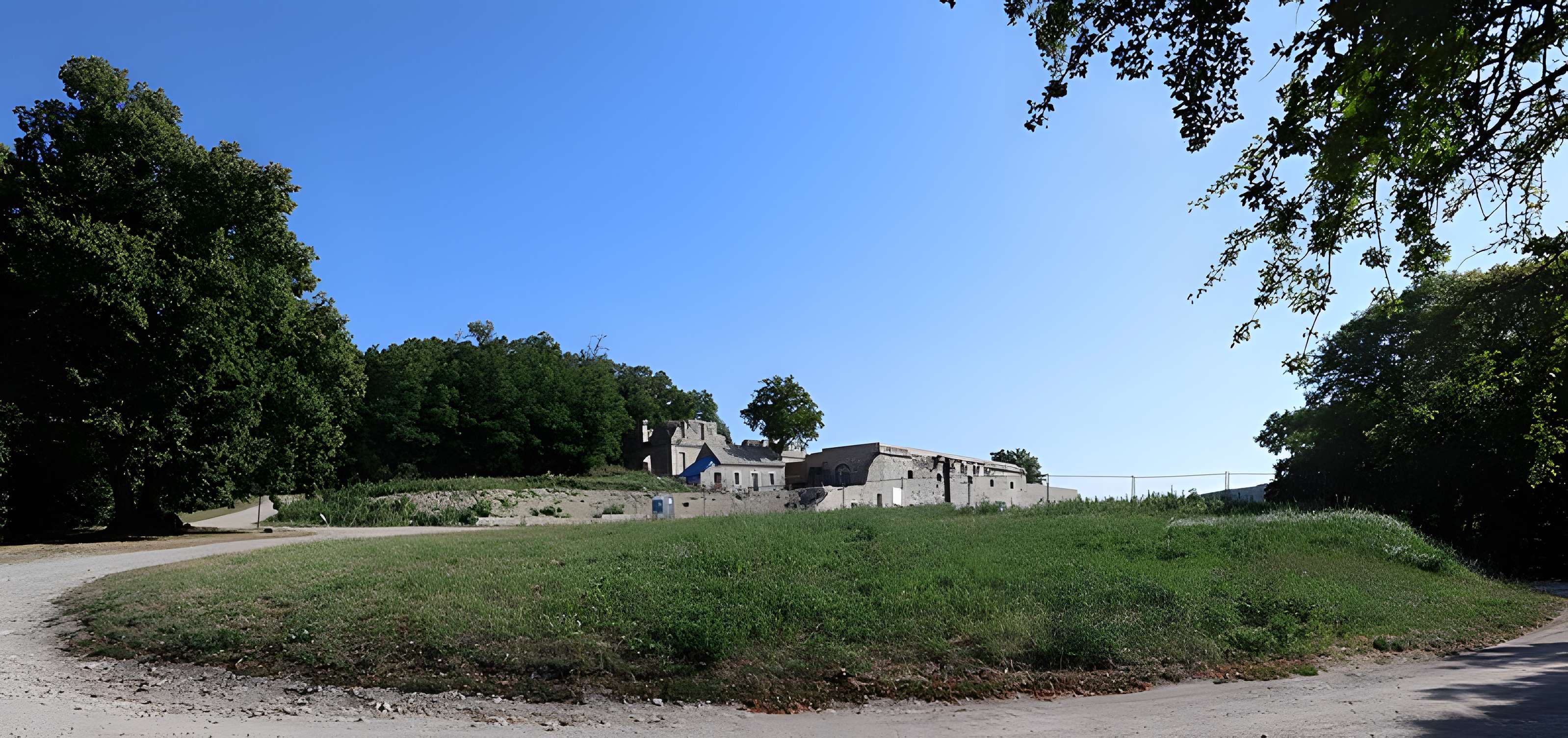 Abbaye Saint-Vivant de Curtil-Vergy