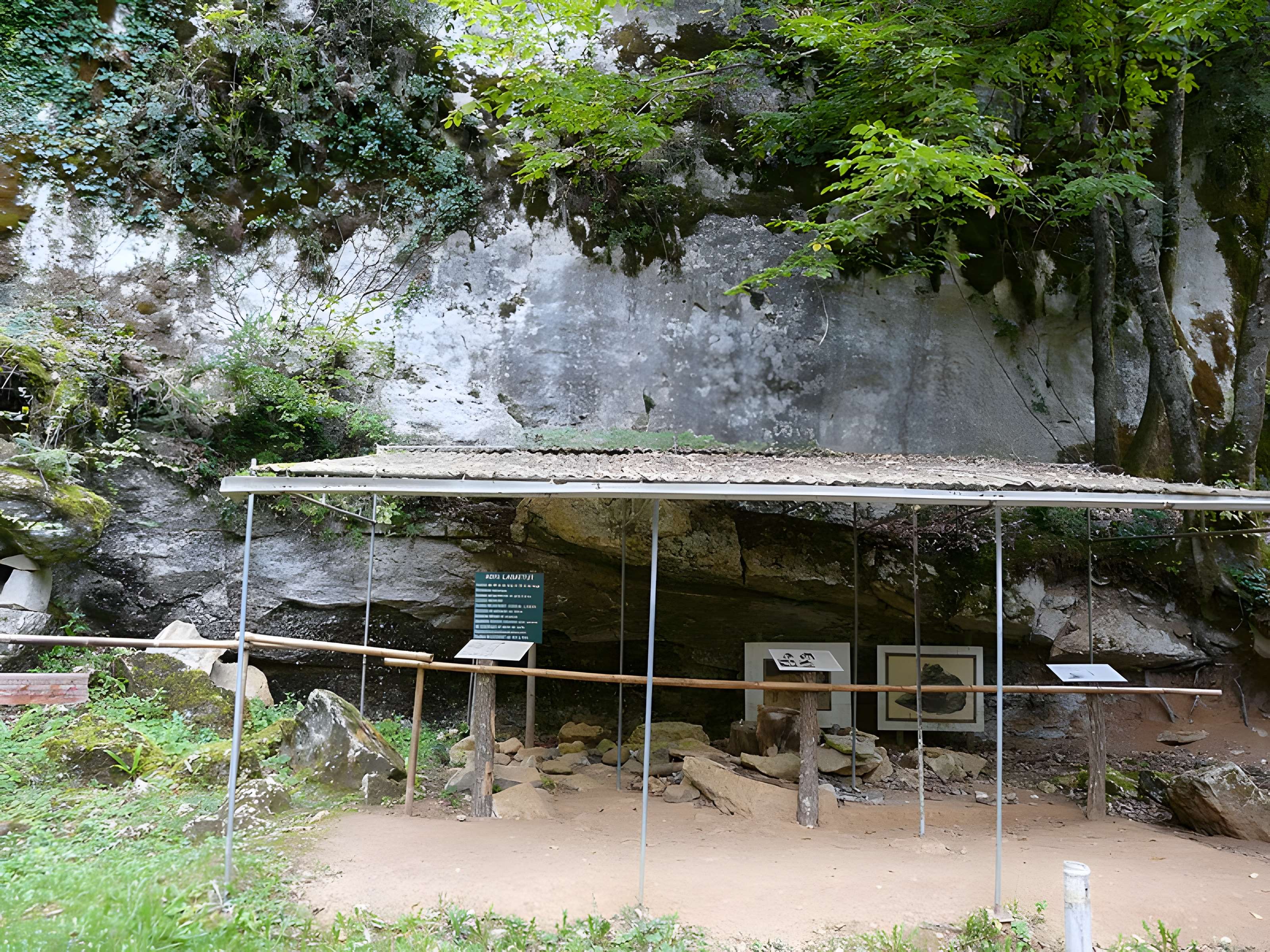 Abri Labattut à Sergeac