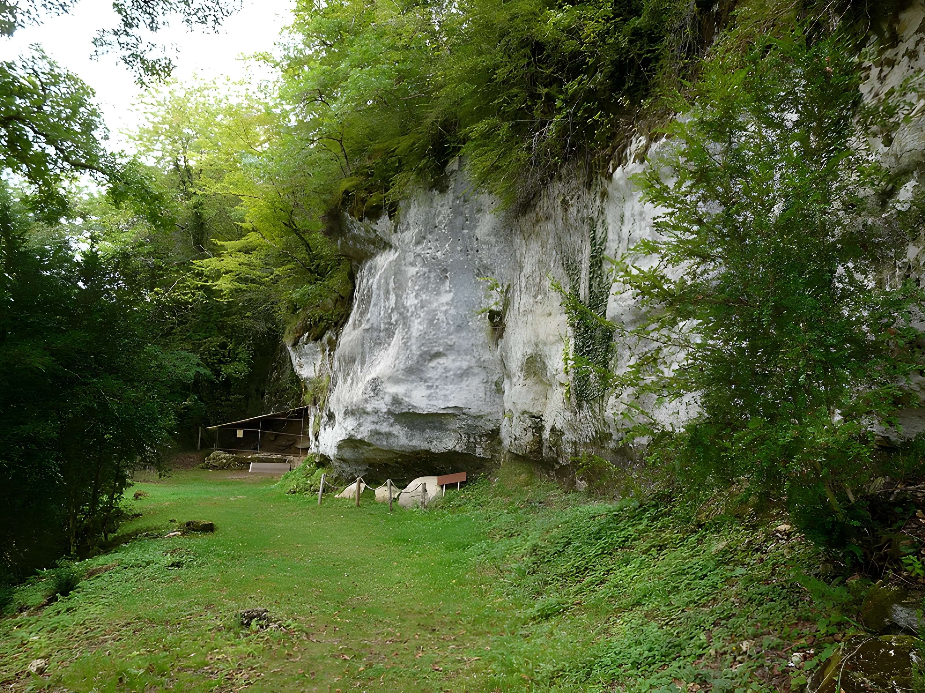 Abri Reverdit à Sergeac
