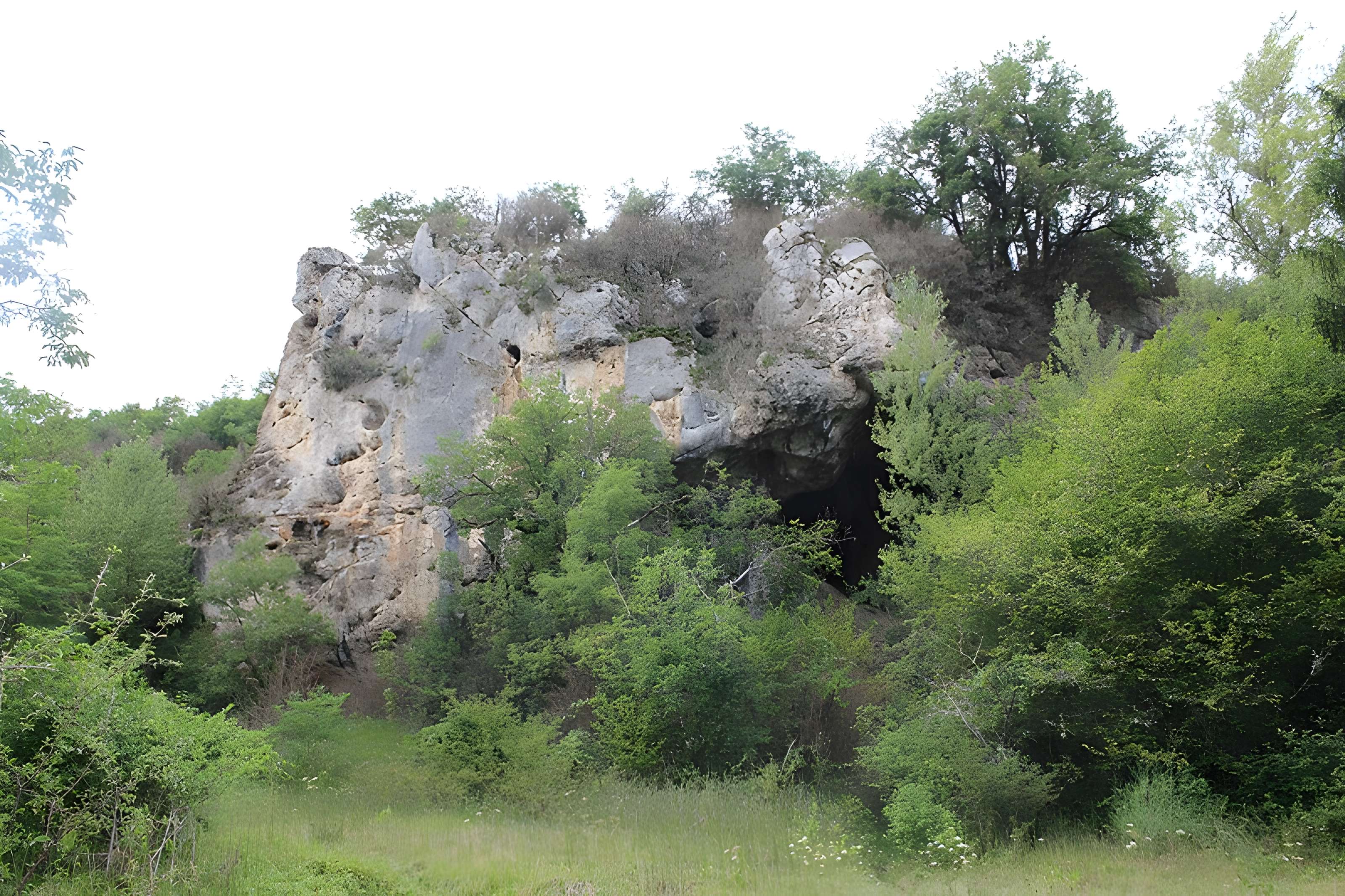 Abri sous roche de la Colombière à Neuville-sur-Ain