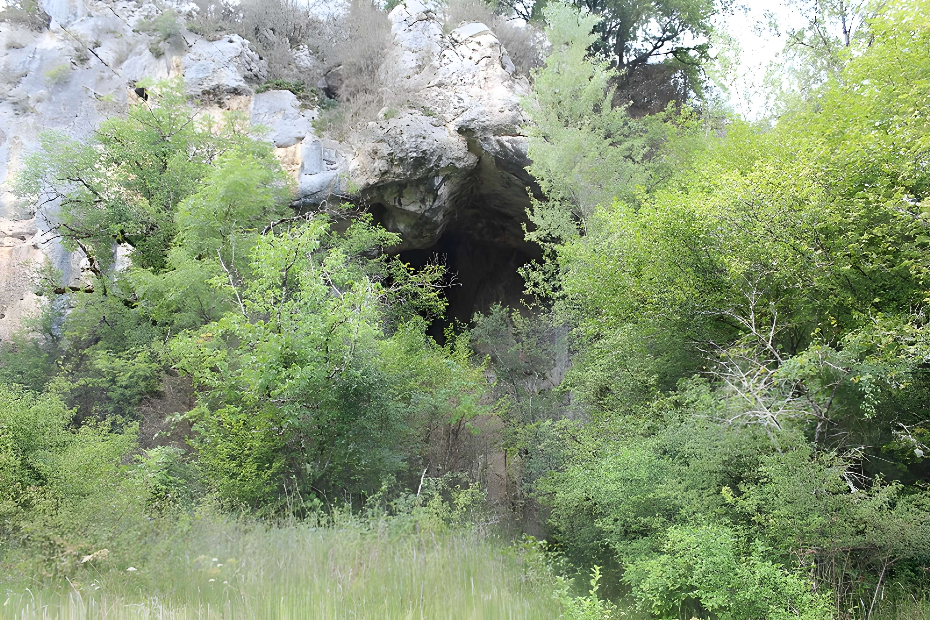 Abri sous roche de la Colombière à Neuville-sur-Ain