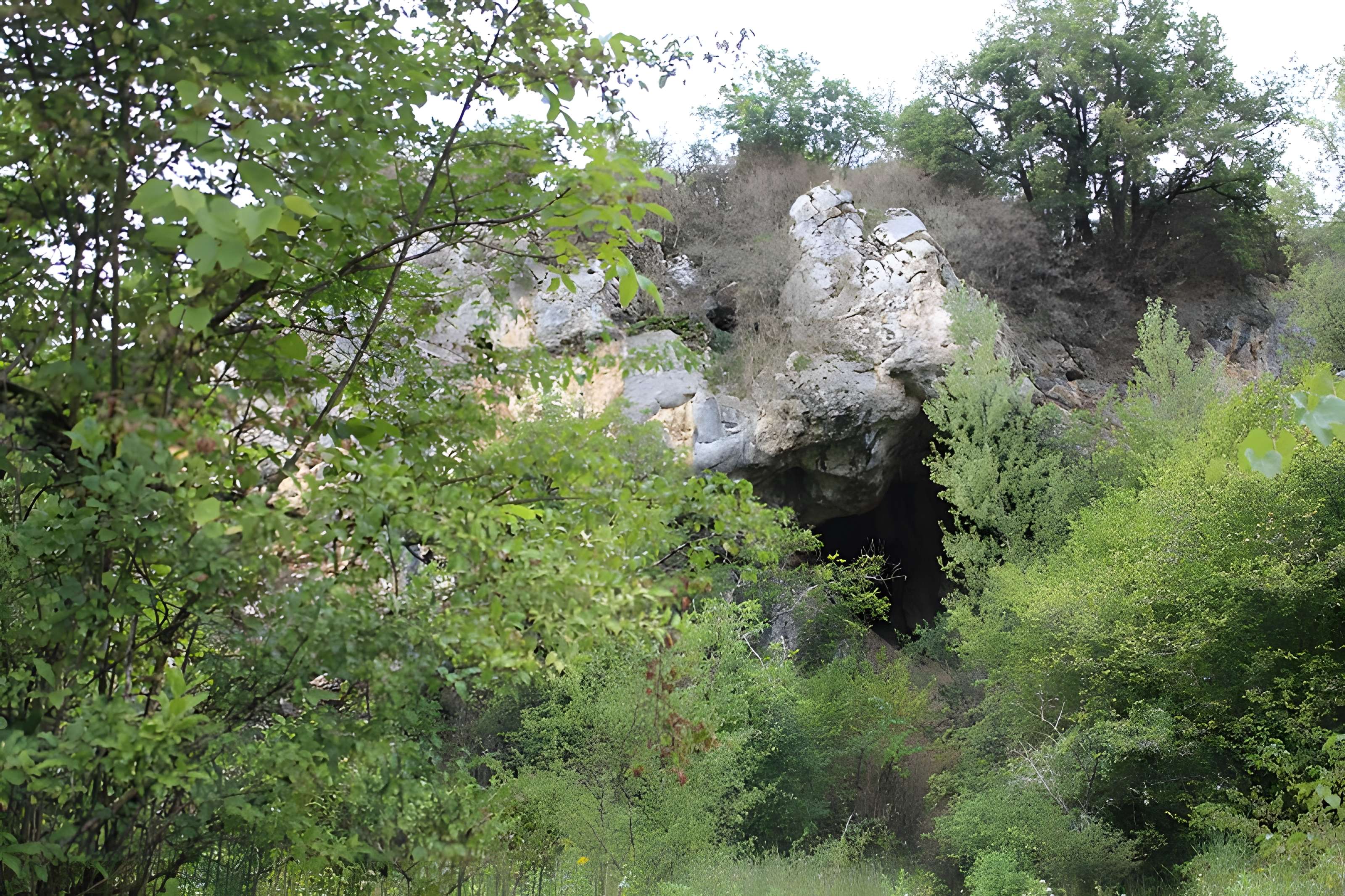 Abri sous roche de la Colombière à Neuville-sur-Ain