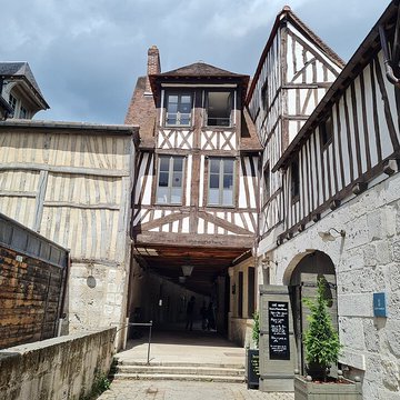Aître Saint-Maclou à Rouen