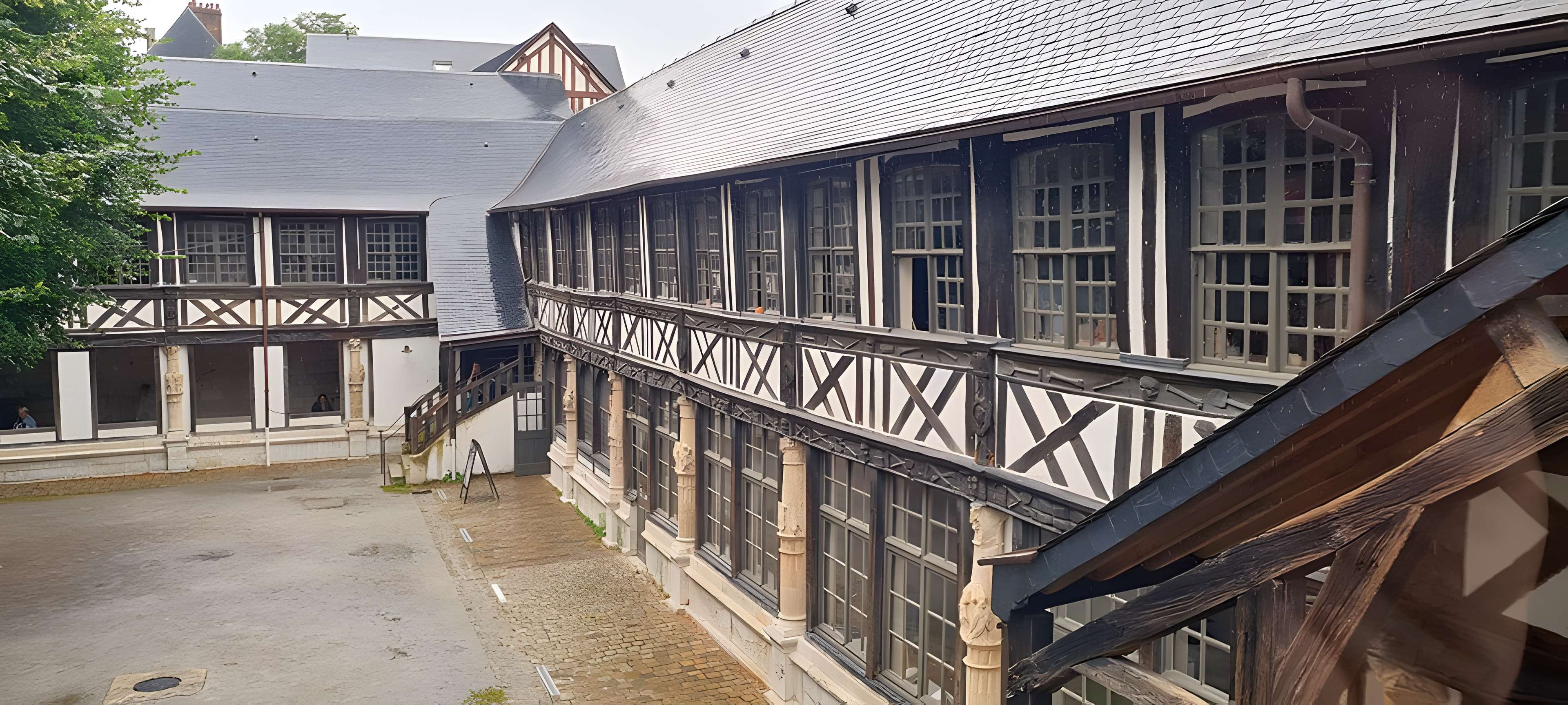 Aître Saint-Maclou à Rouen