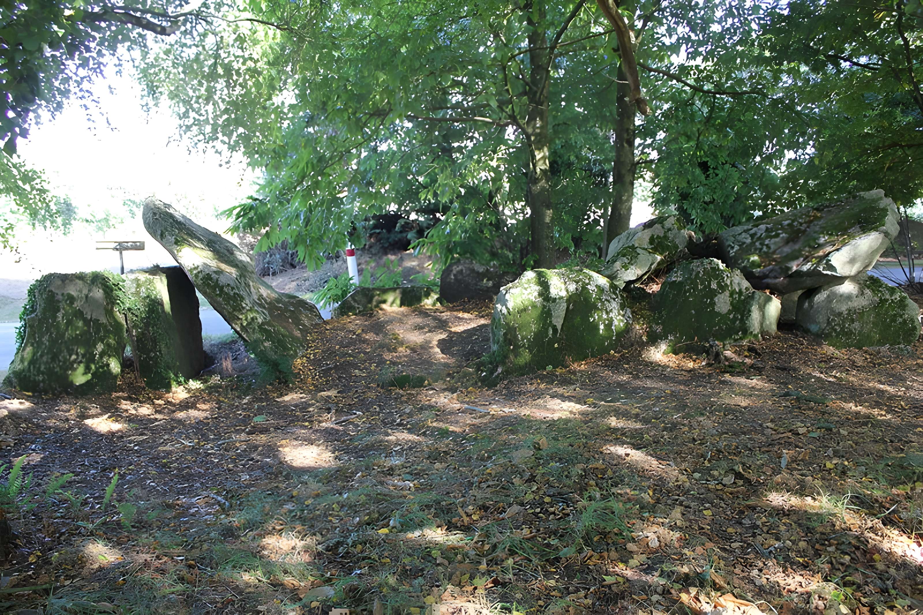 Allée couverte de Kergonfalz à Bignan 