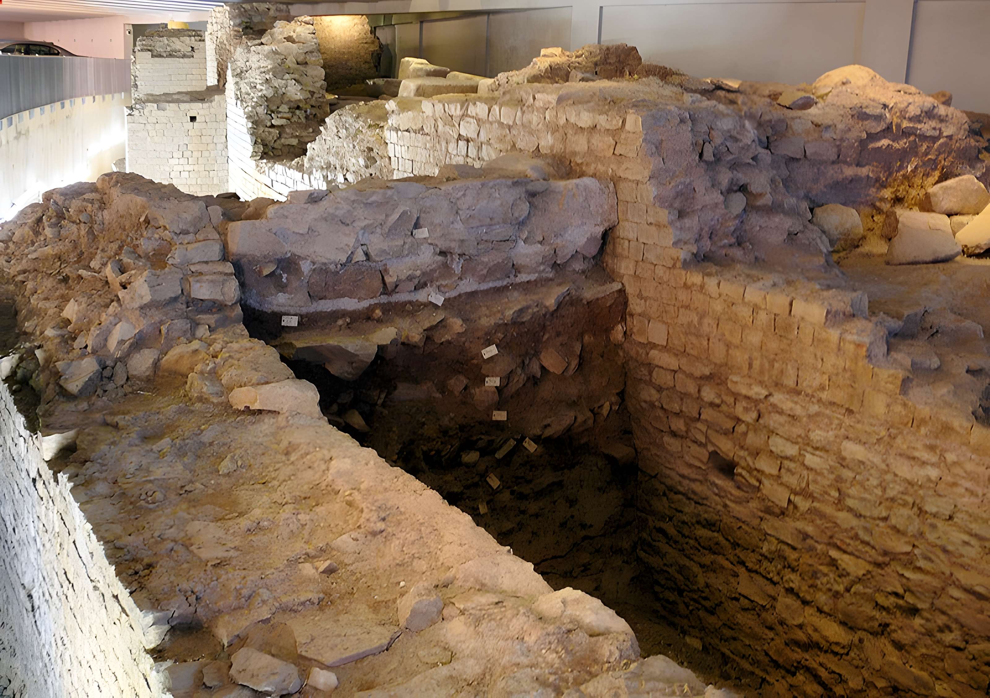 Amphithéâtre romain de Cahors