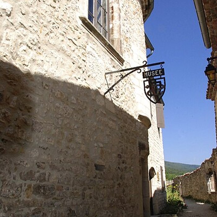 Photo de Ancien temple protestant du Poët-Laval