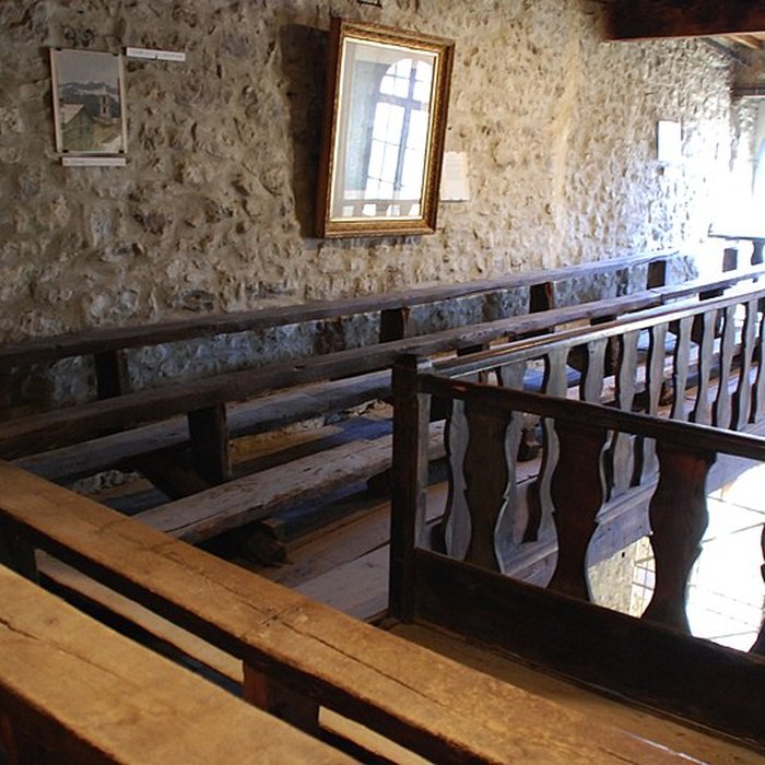 Photo de Ancien temple protestant du Poët-Laval